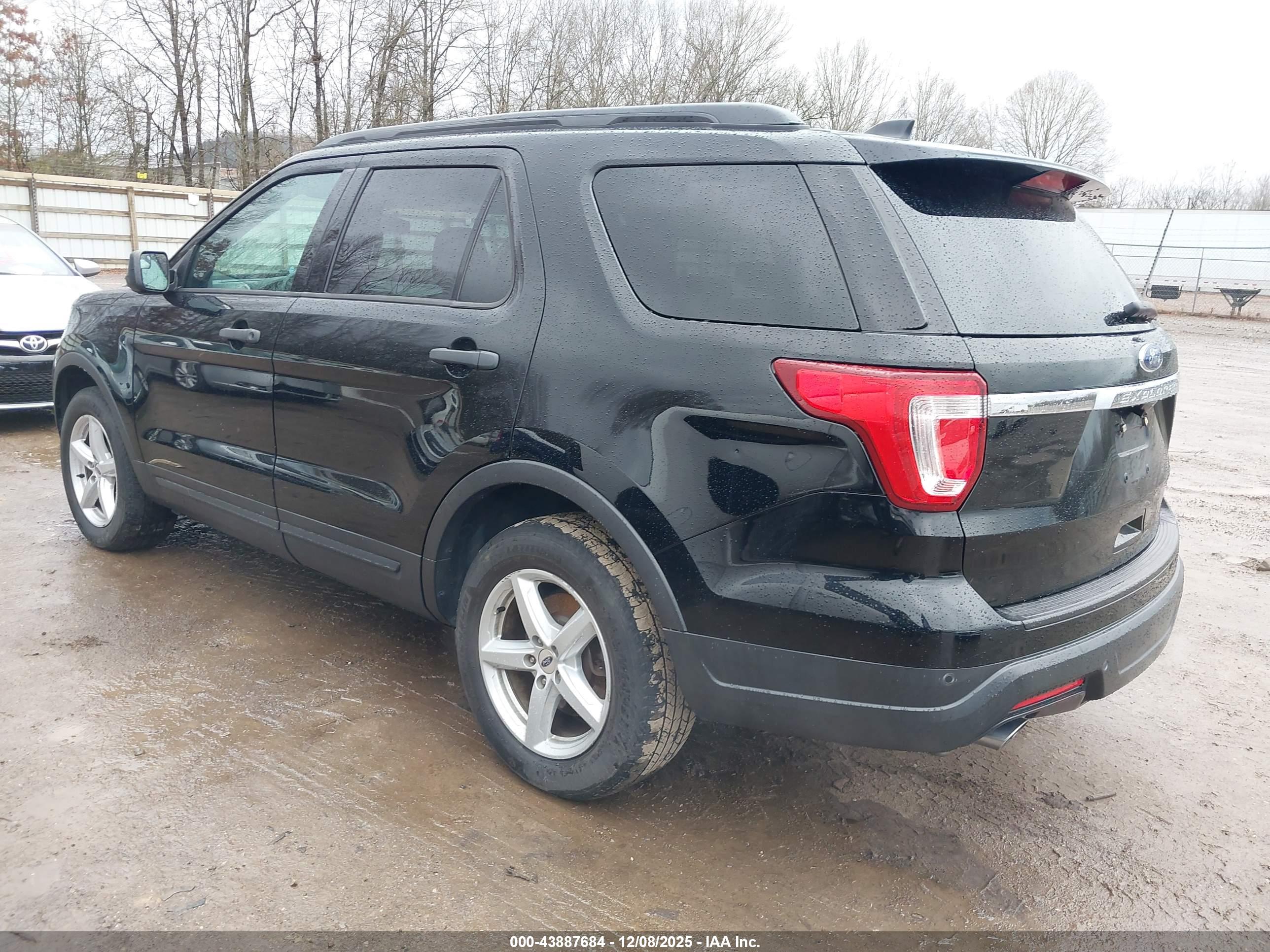 FORD EXPLORER image 3