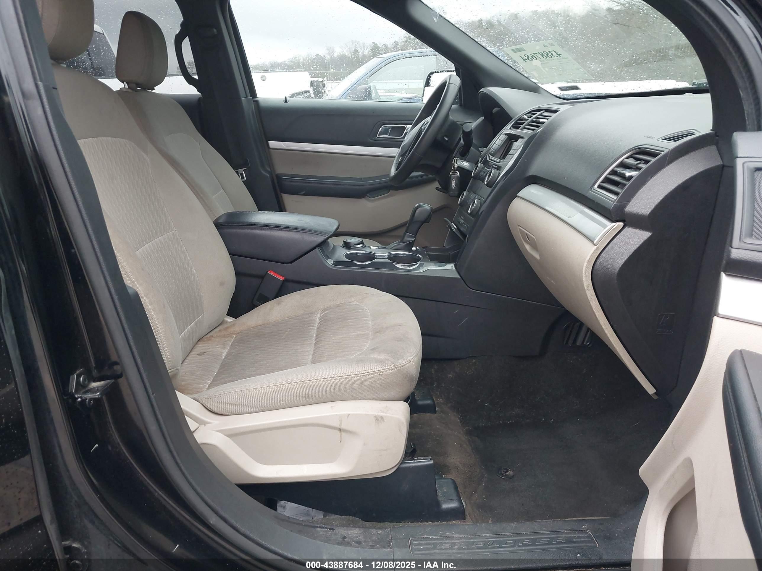 FORD EXPLORER image 5