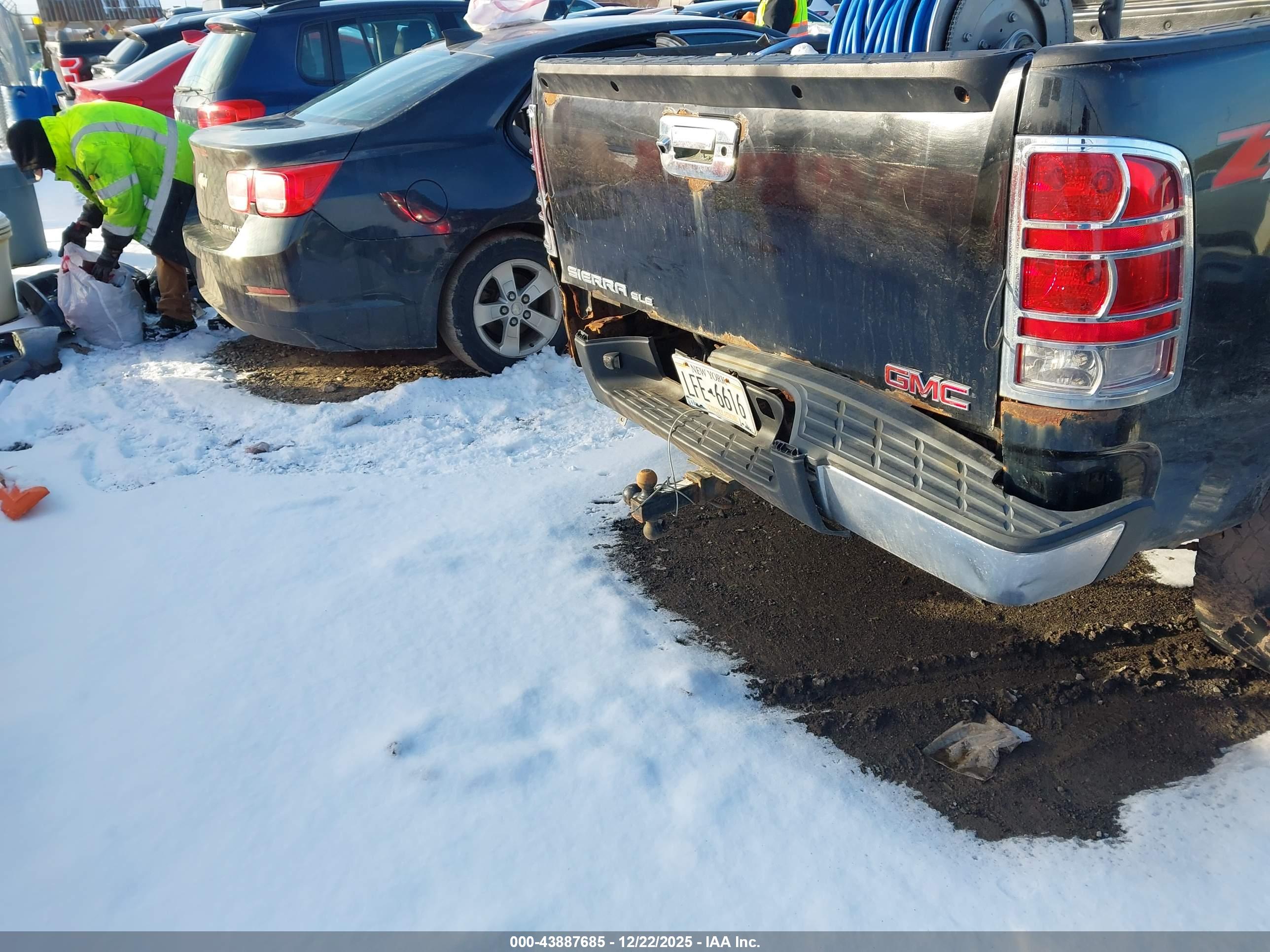 GMC SIERRA image 4