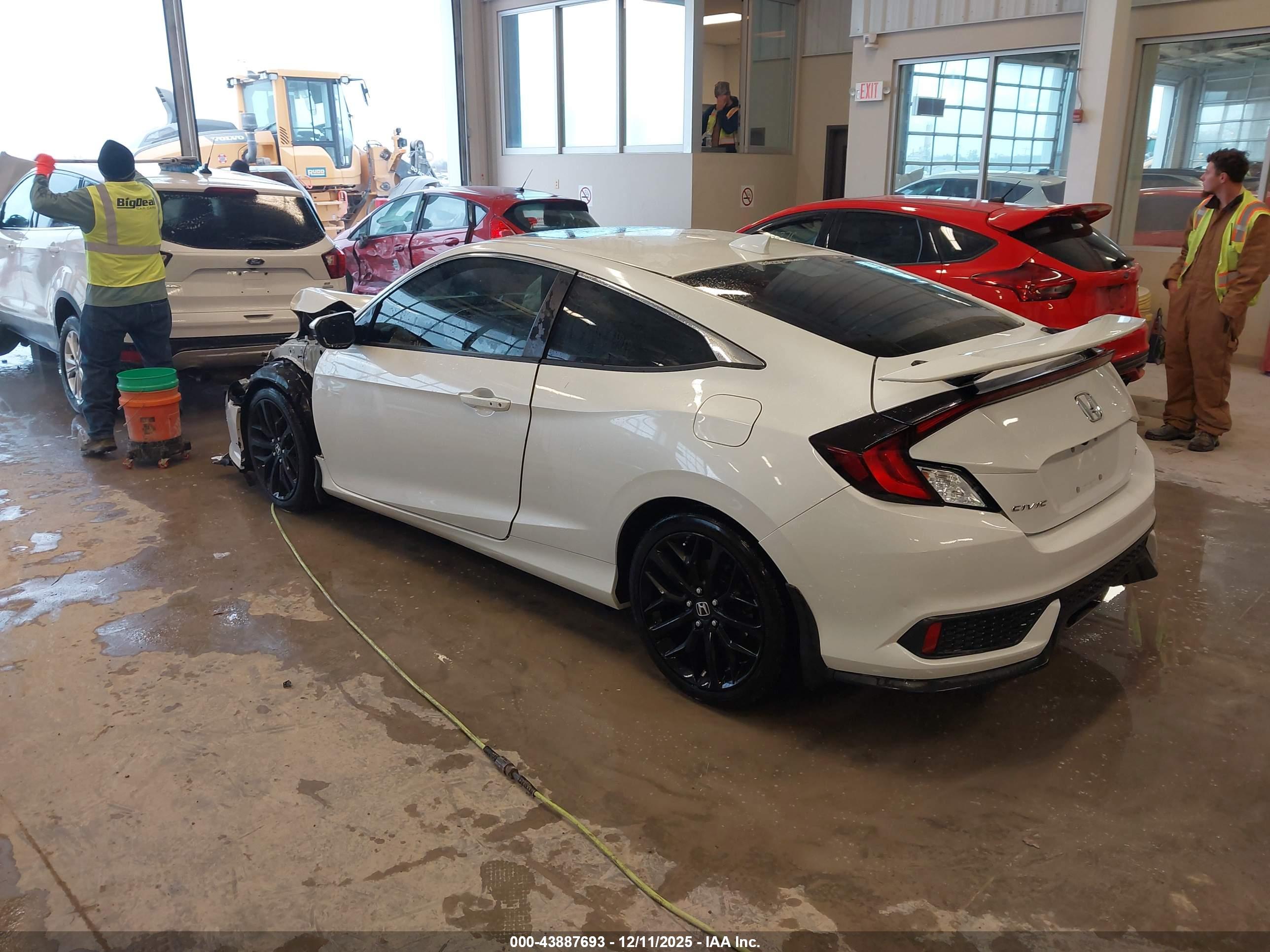 HONDA CIVIC image 3