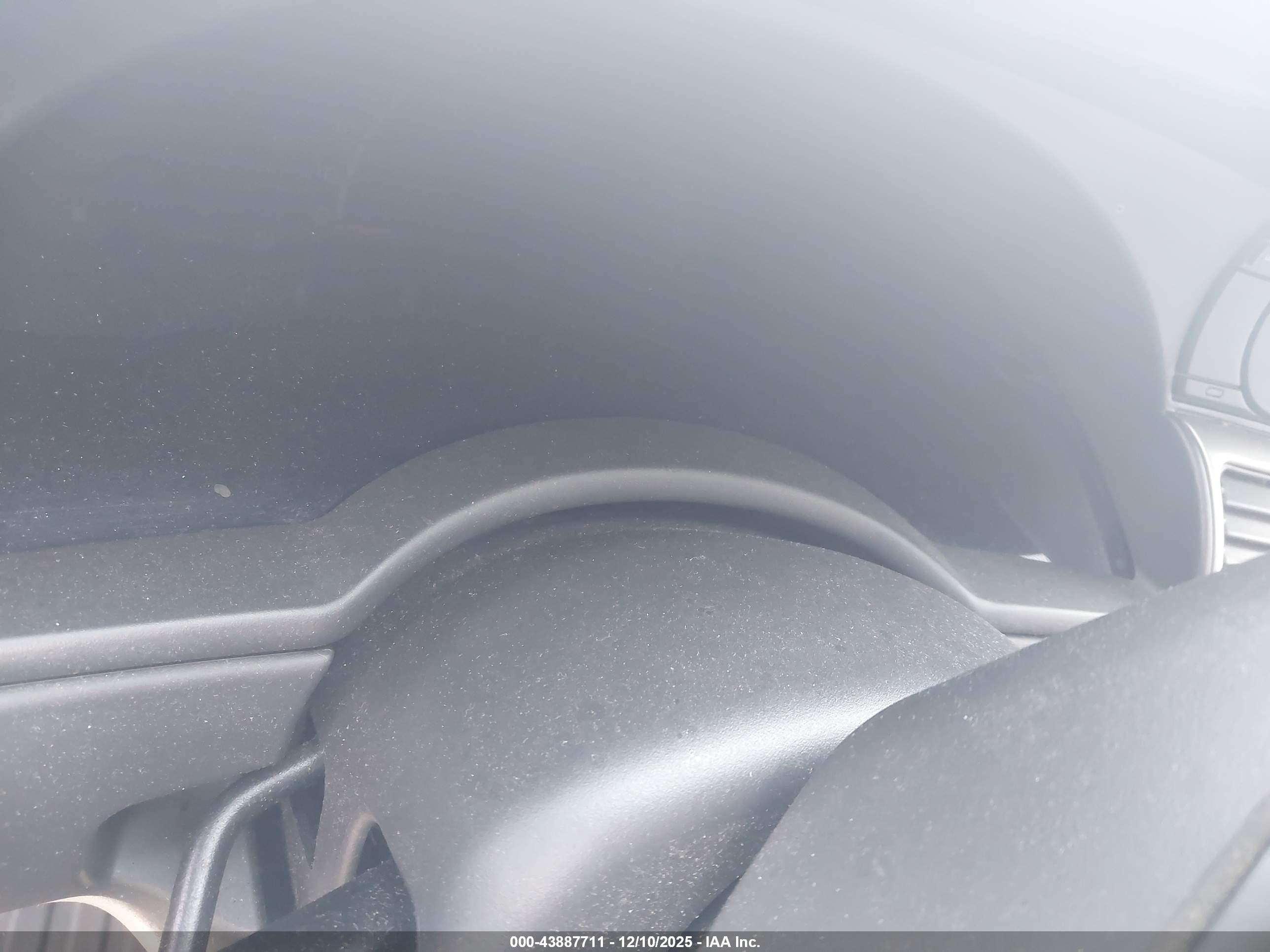 CHRYSLER PACIFICA image 7