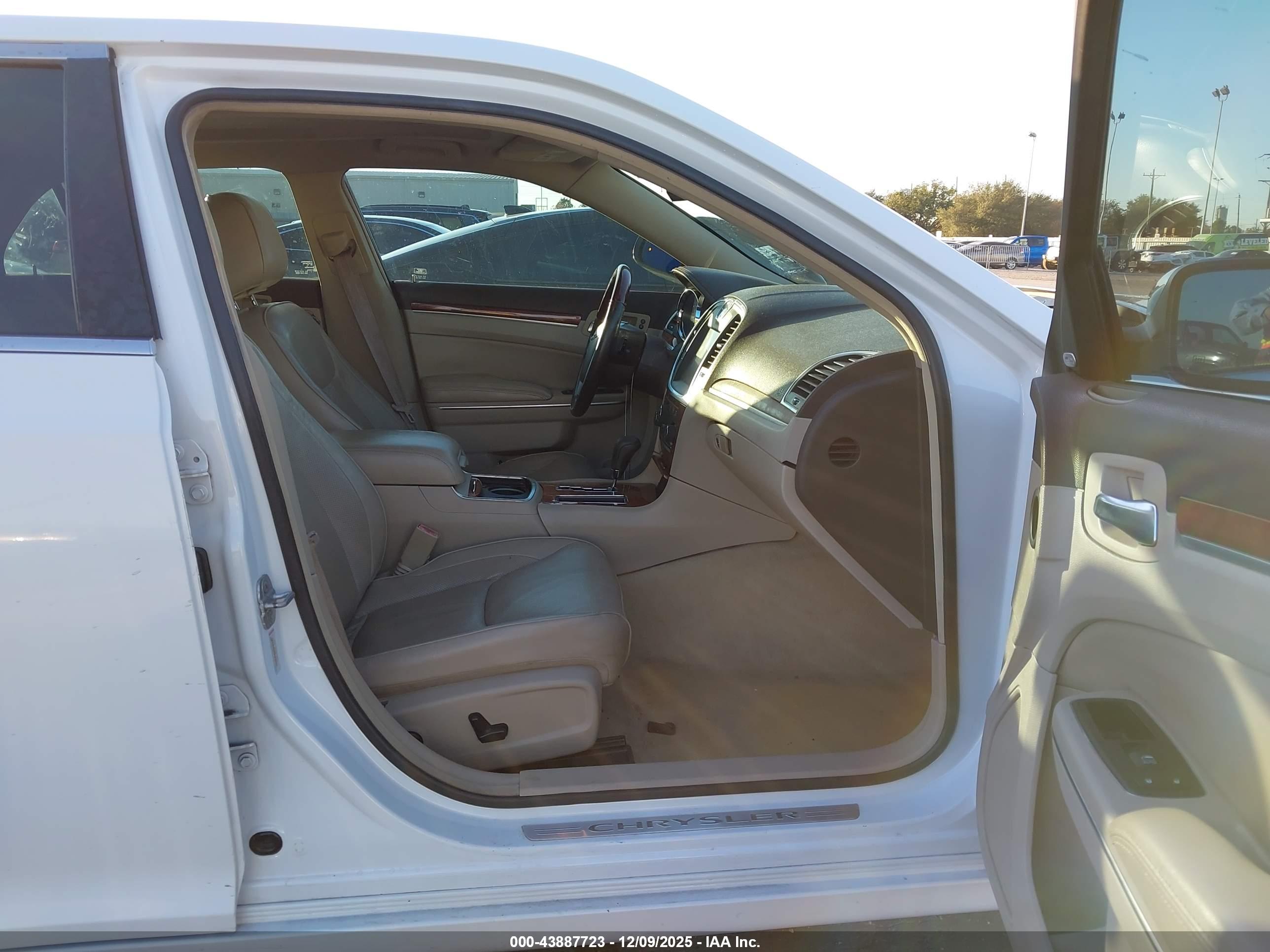 CHRYSLER 300C image 5
