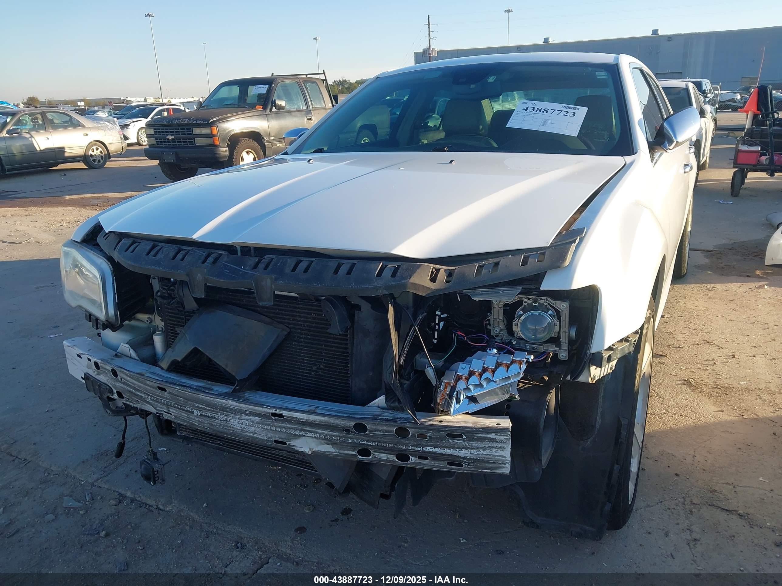 CHRYSLER 300C image 6