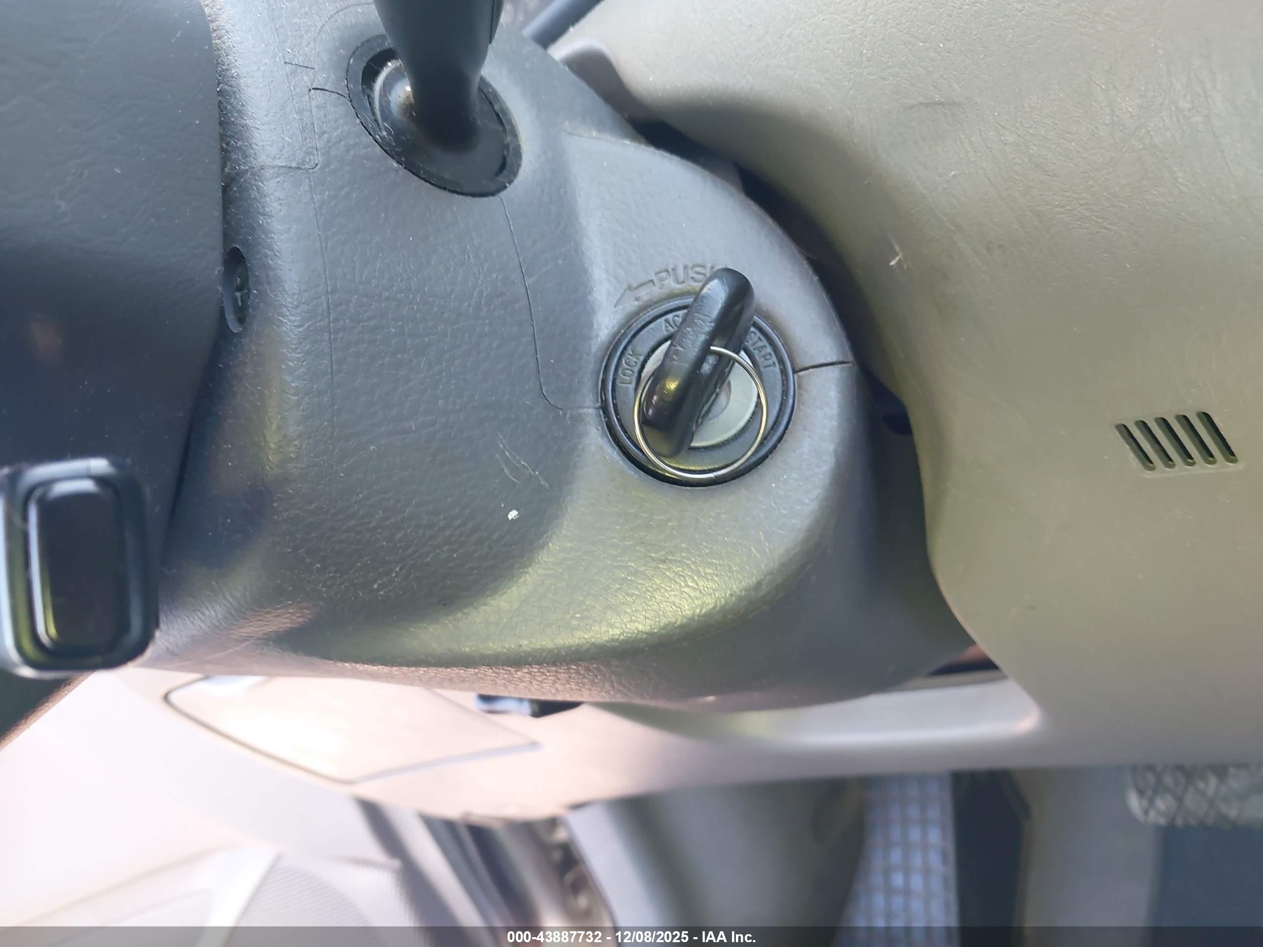 TOYOTA COROLLA image 11