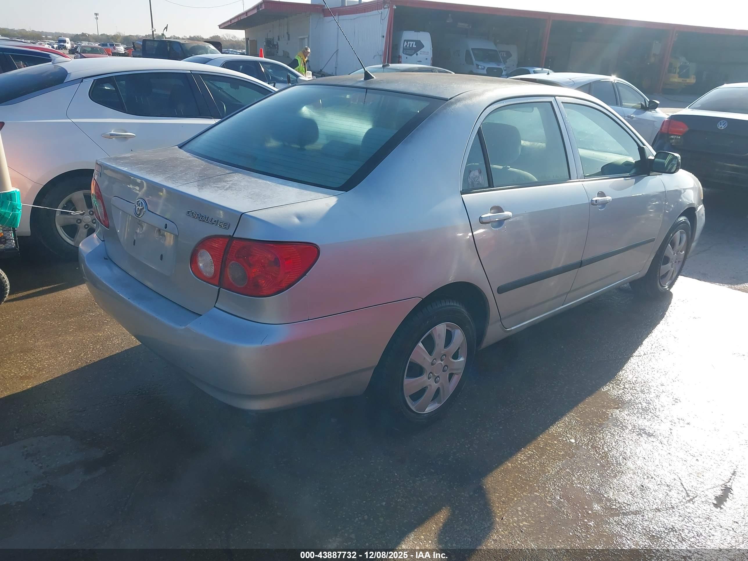 TOYOTA COROLLA image 4