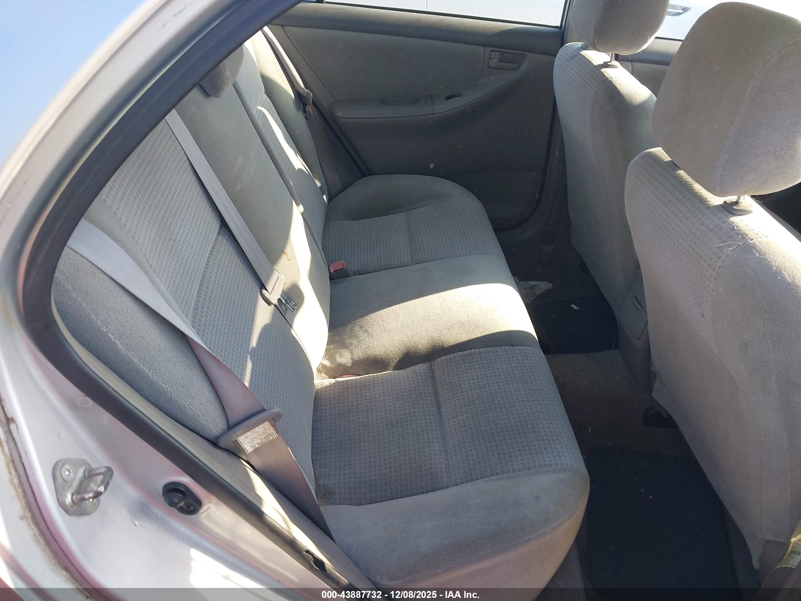 TOYOTA COROLLA image 8