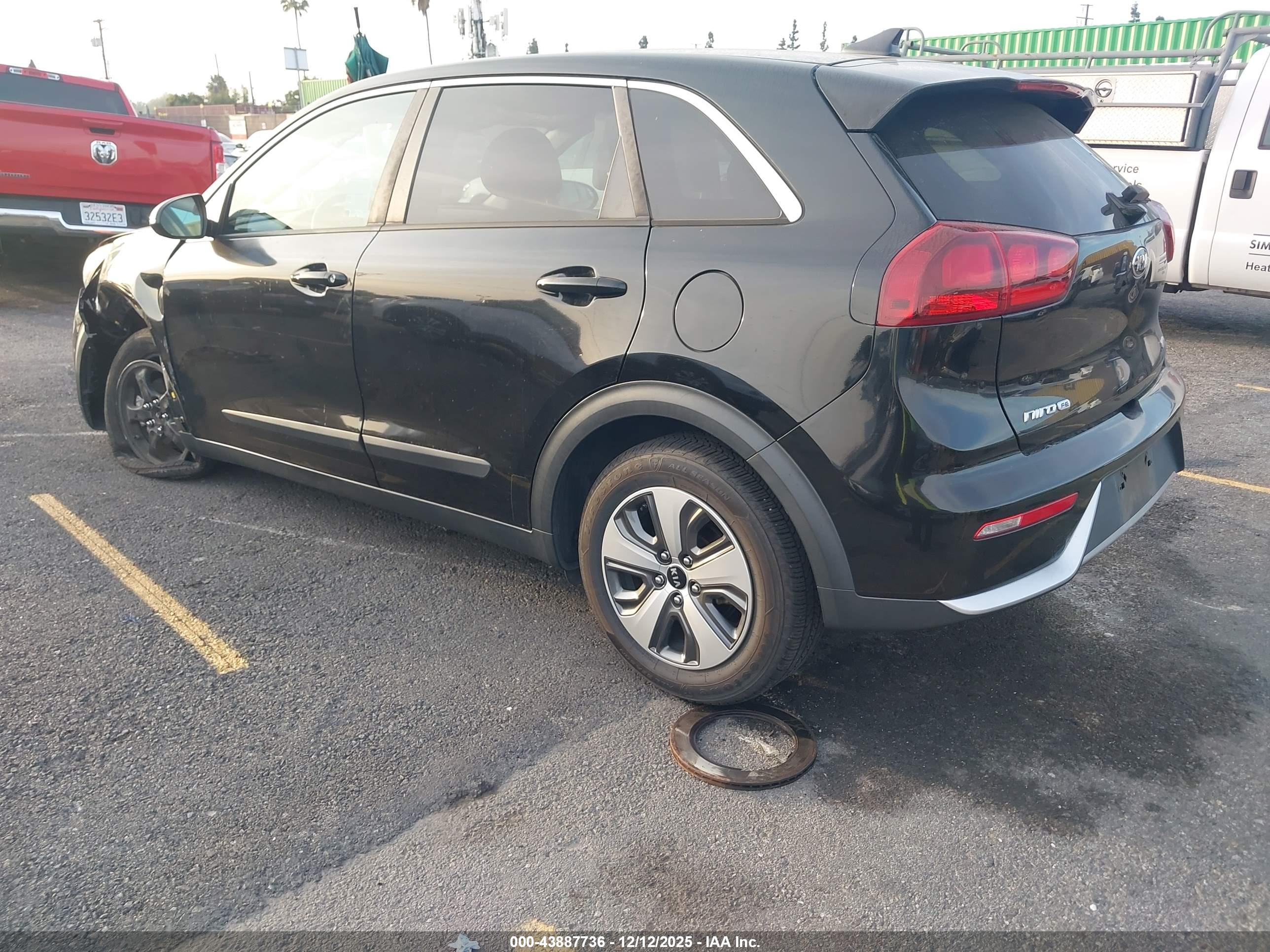 KIA NIRO image 3