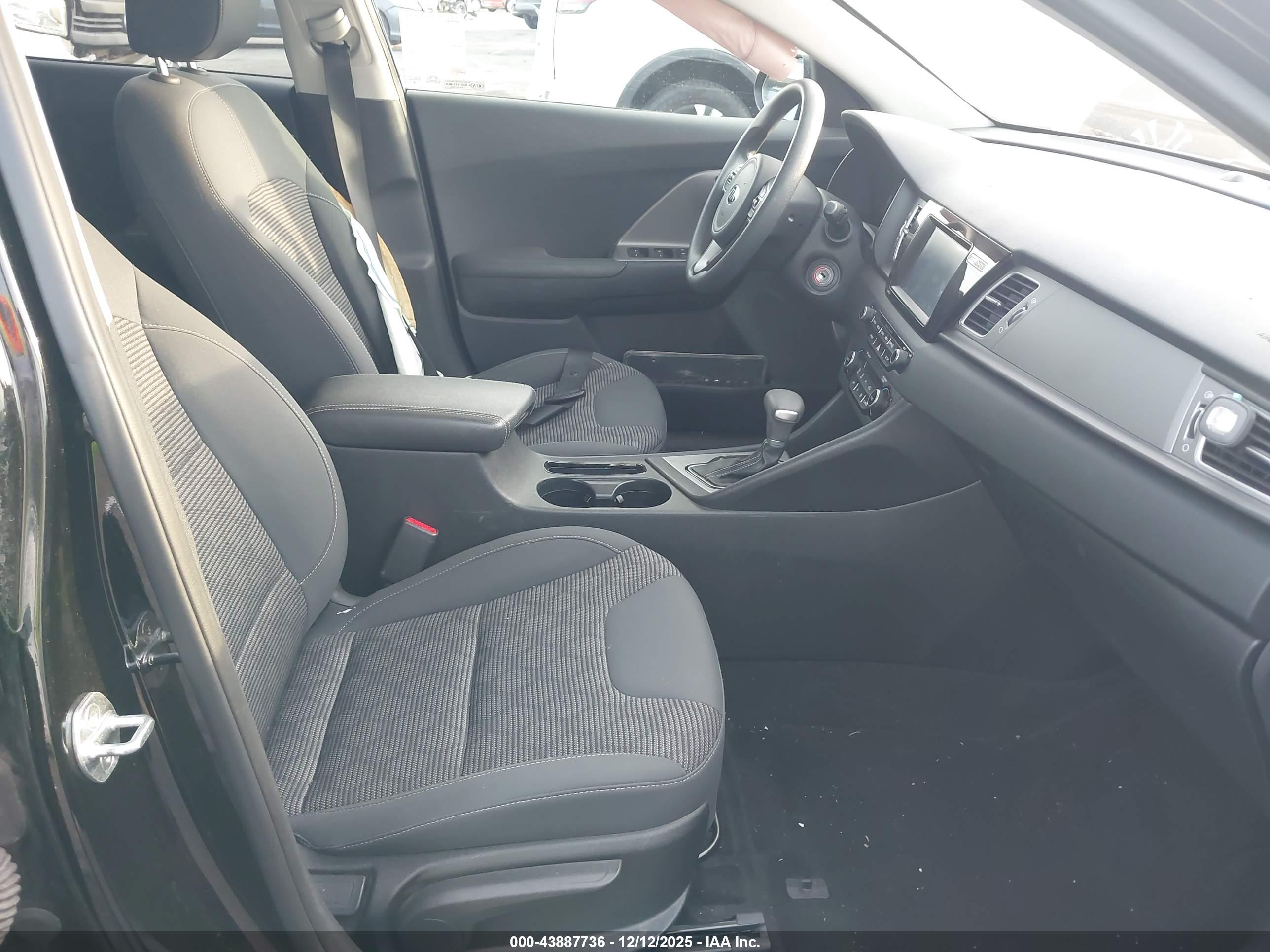 KIA NIRO image 5