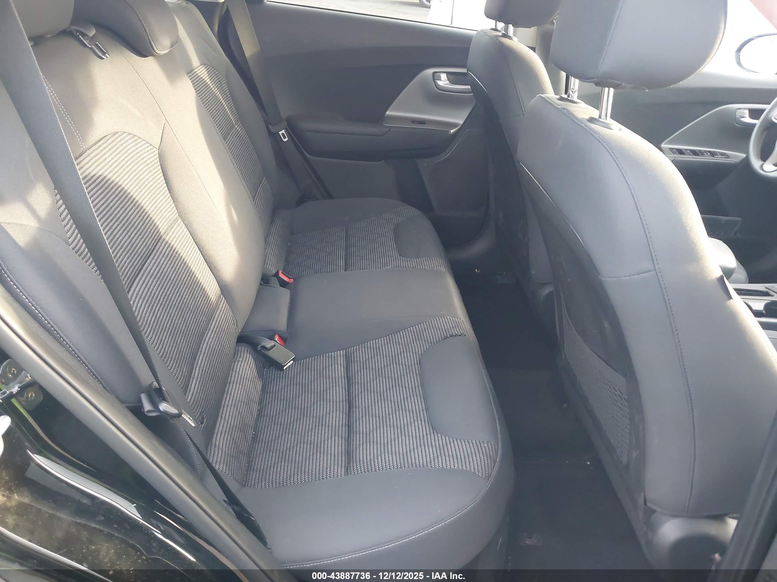 KIA NIRO image 8
