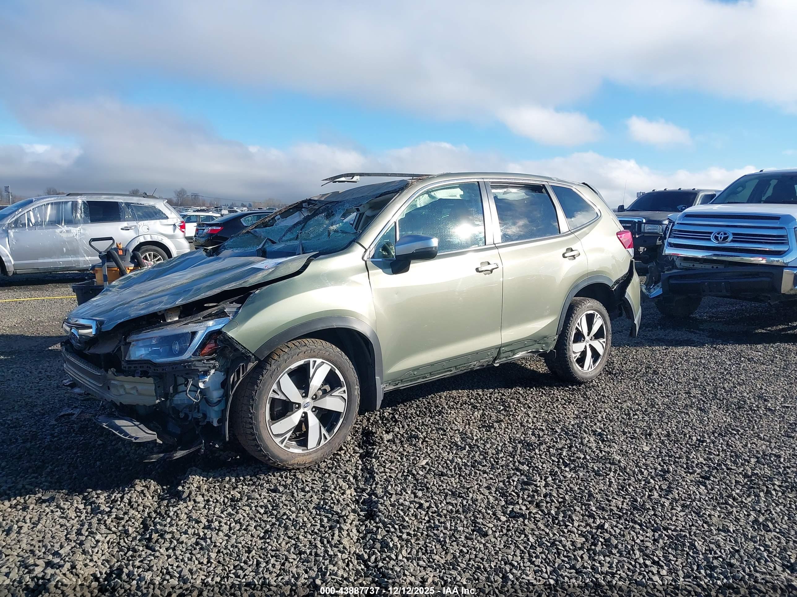 SUBARU FORESTER image 2