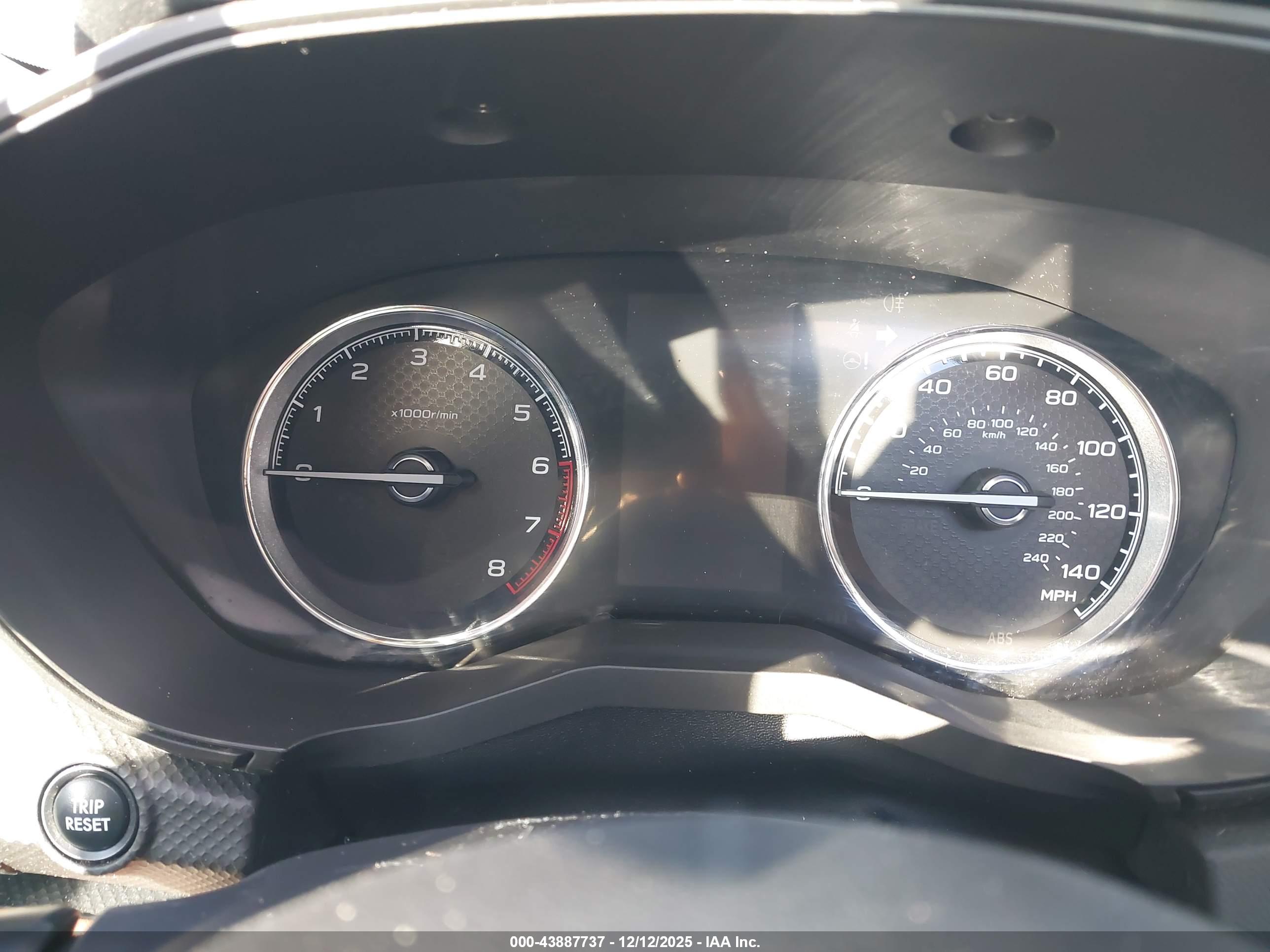 SUBARU FORESTER image 7