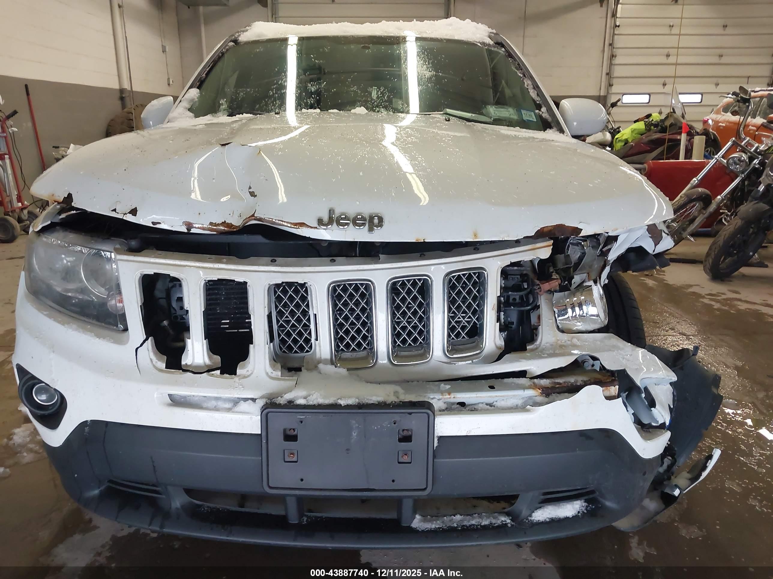 JEEP COMPASS image 6