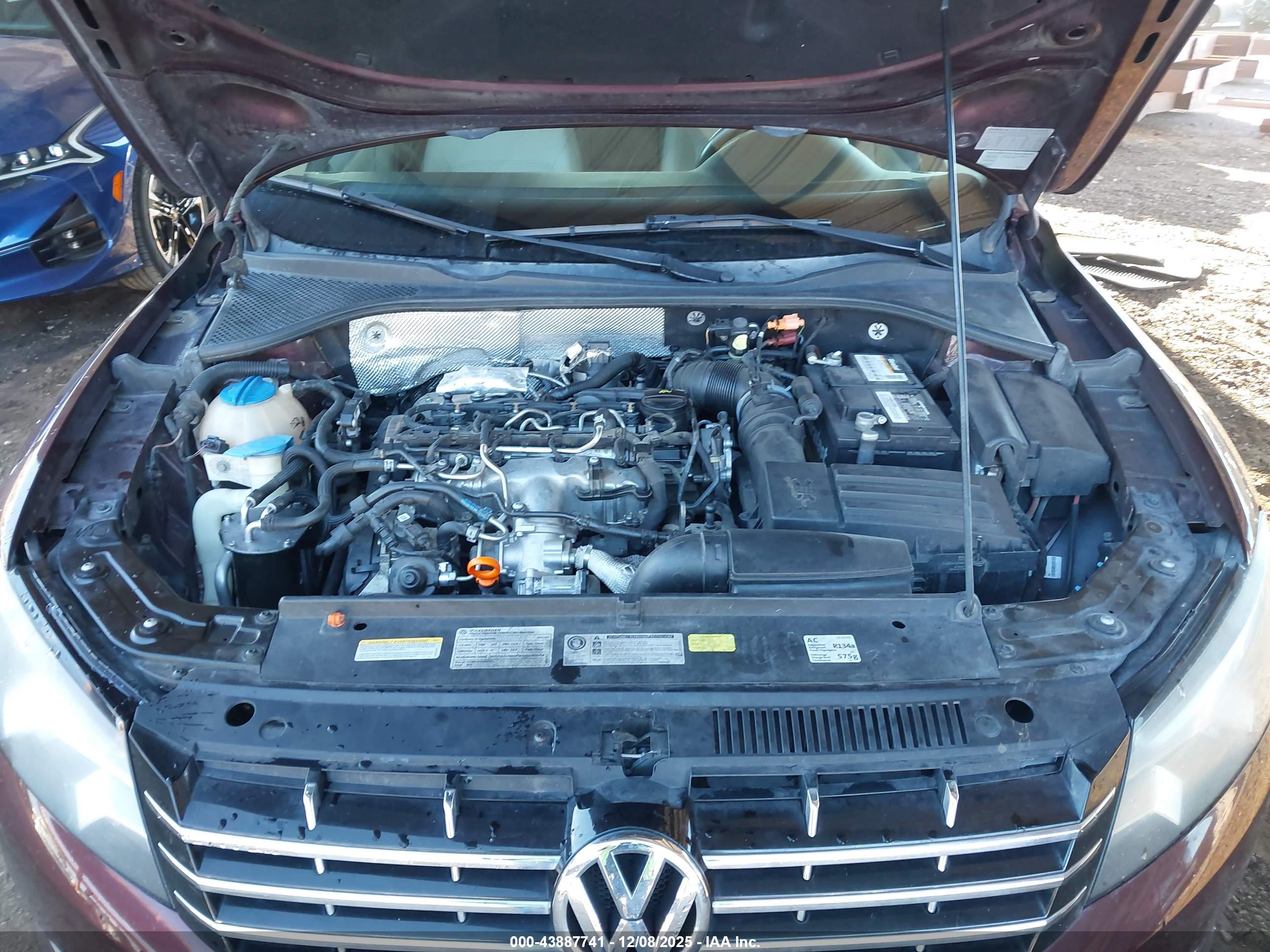 VOLKSWAGEN PASSAT image 10