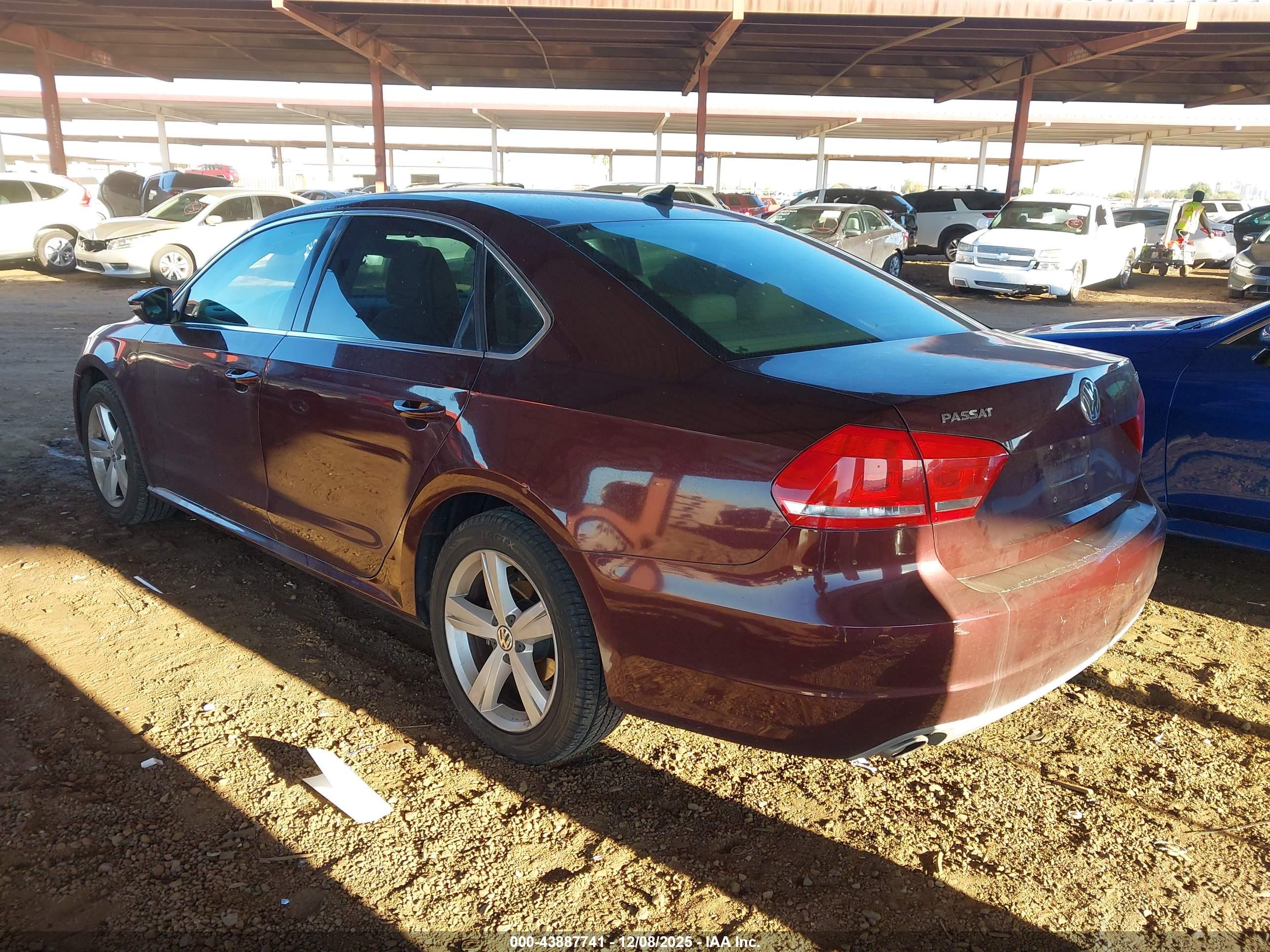 VOLKSWAGEN PASSAT image 3