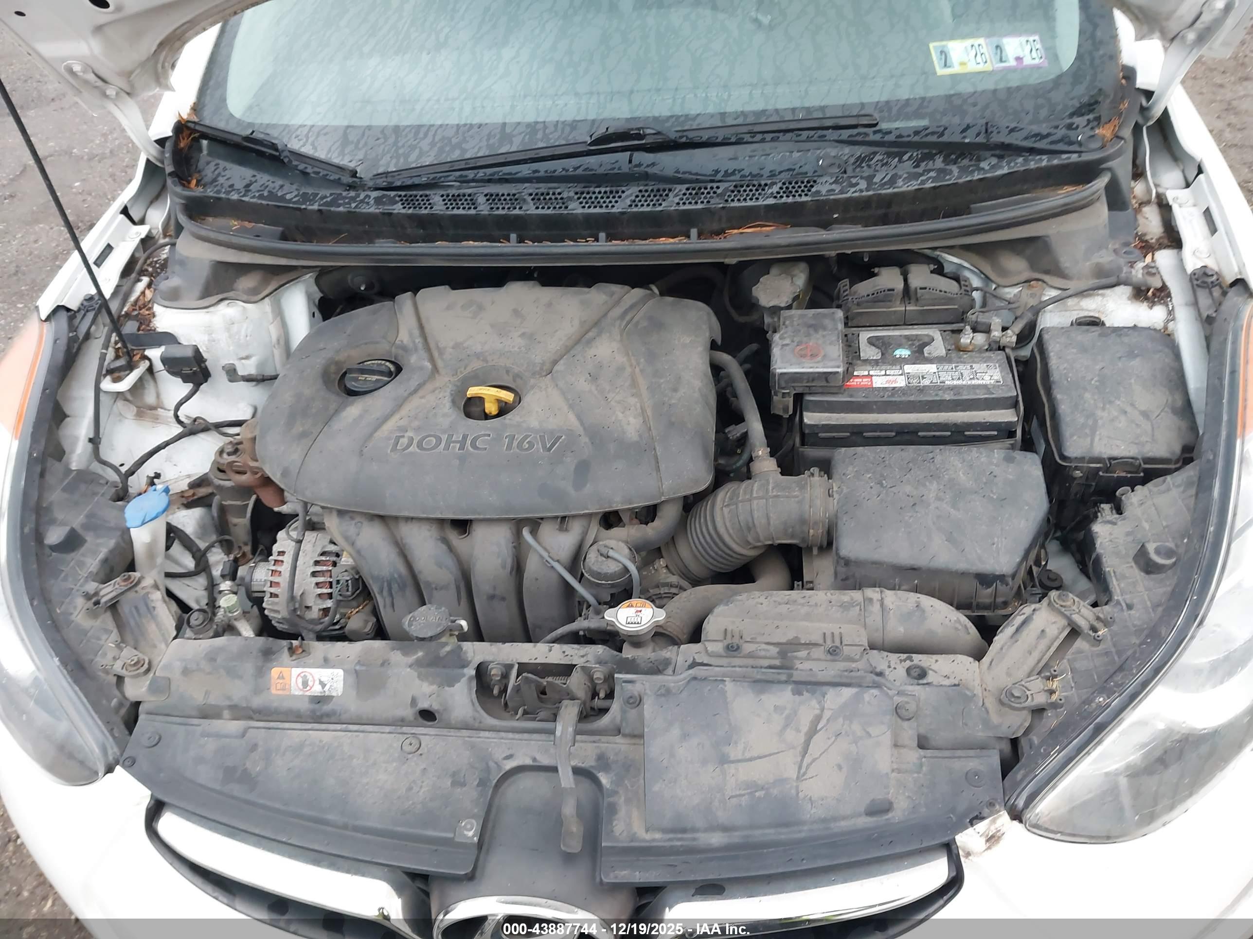 HYUNDAI ELANTRA image 10