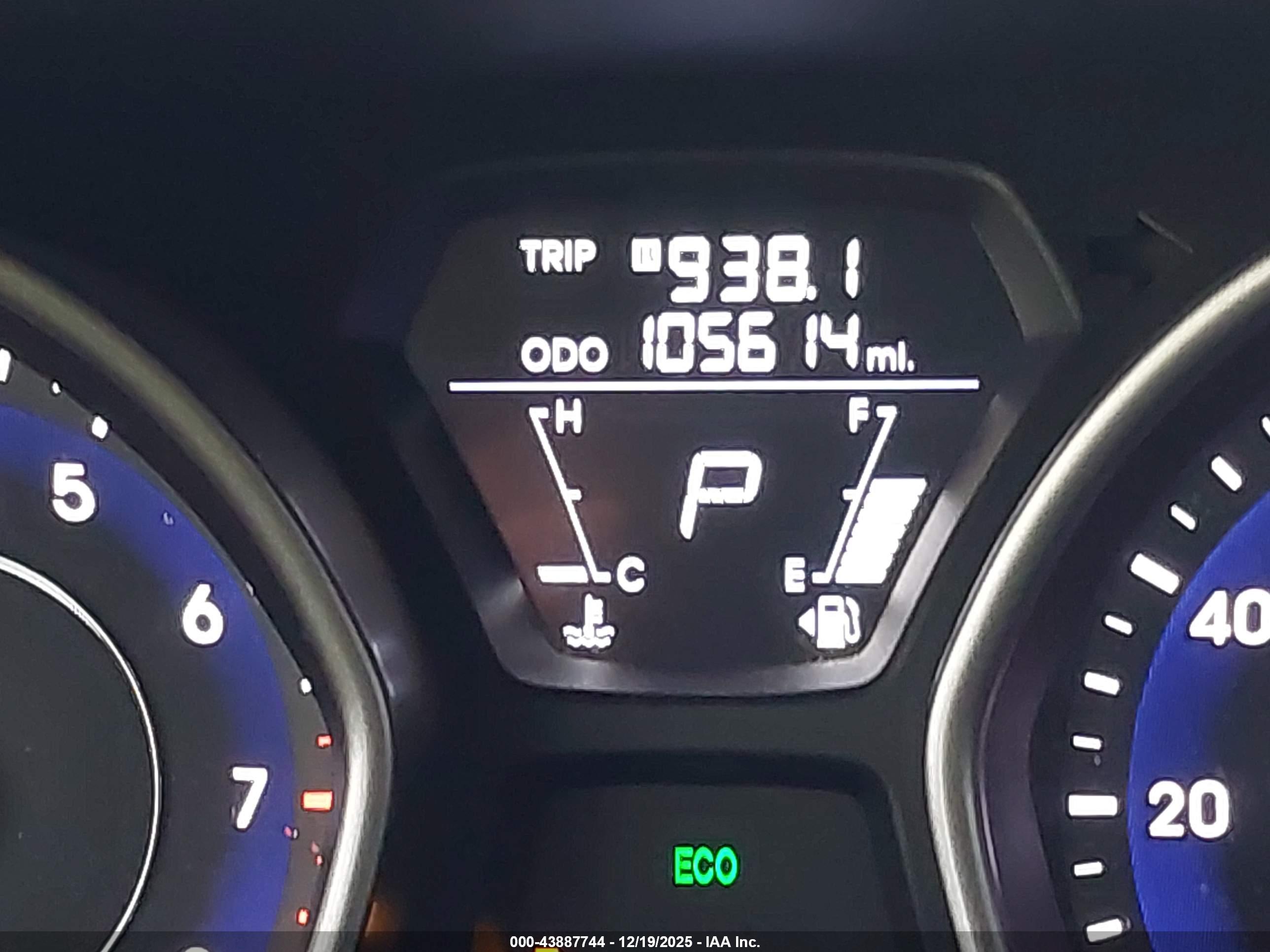 HYUNDAI ELANTRA image 6