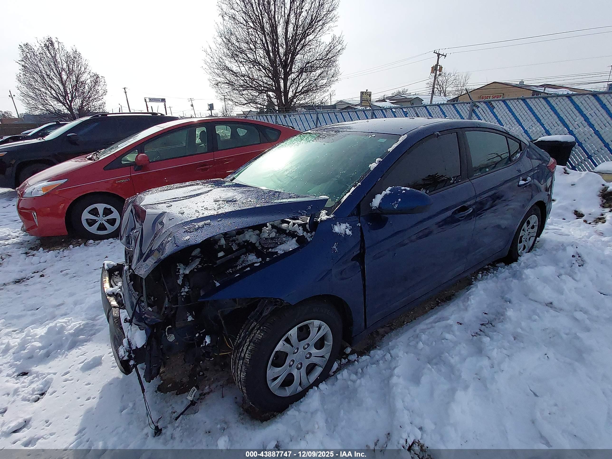 HYUNDAI ELANTRA image 2