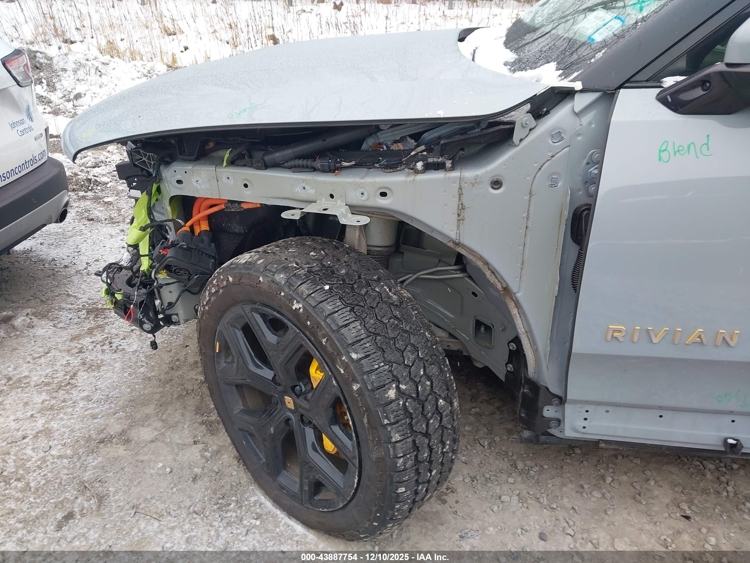 RIVIAN R1T image 6