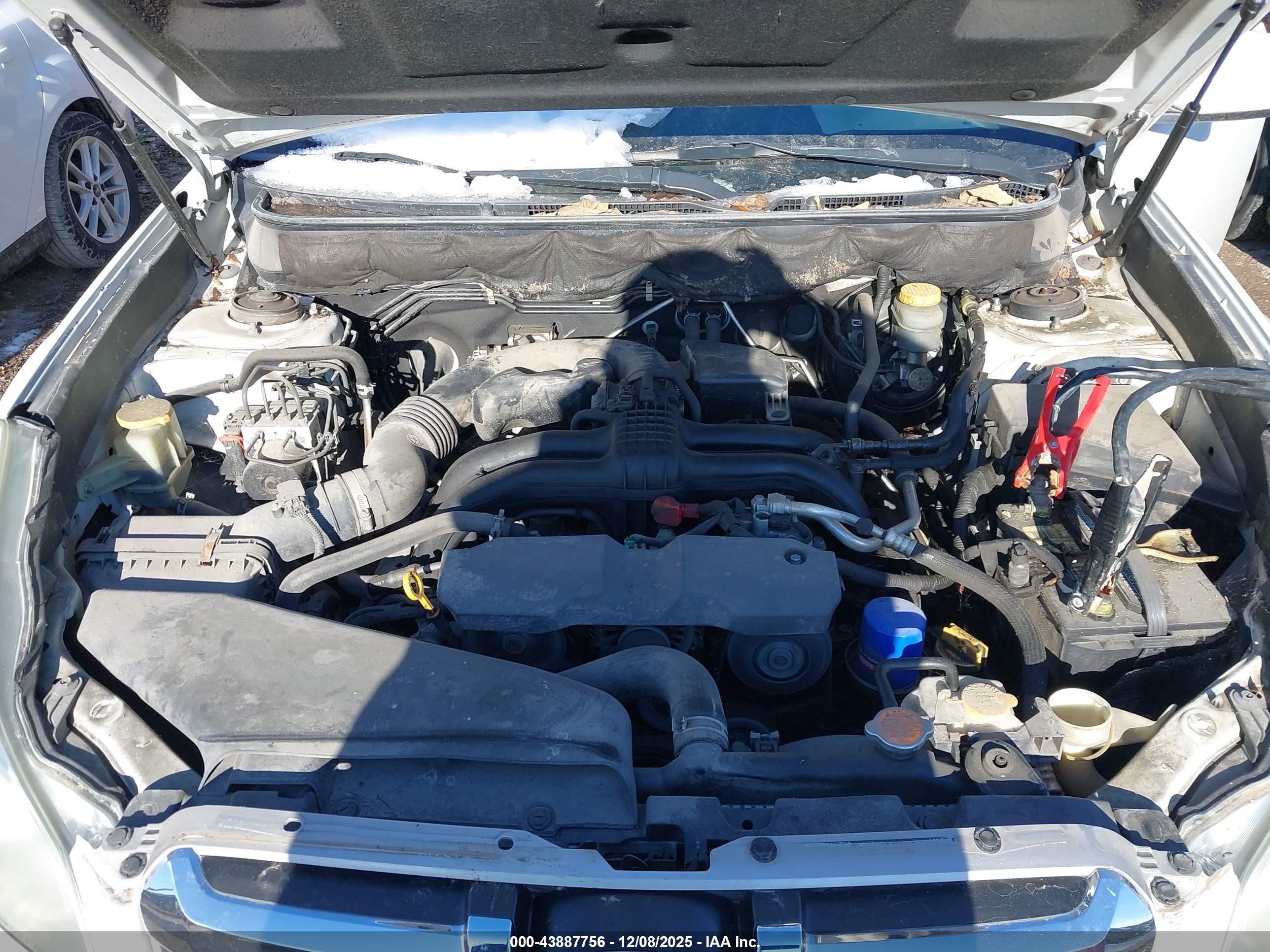 SUBARU OUTBACK image 10
