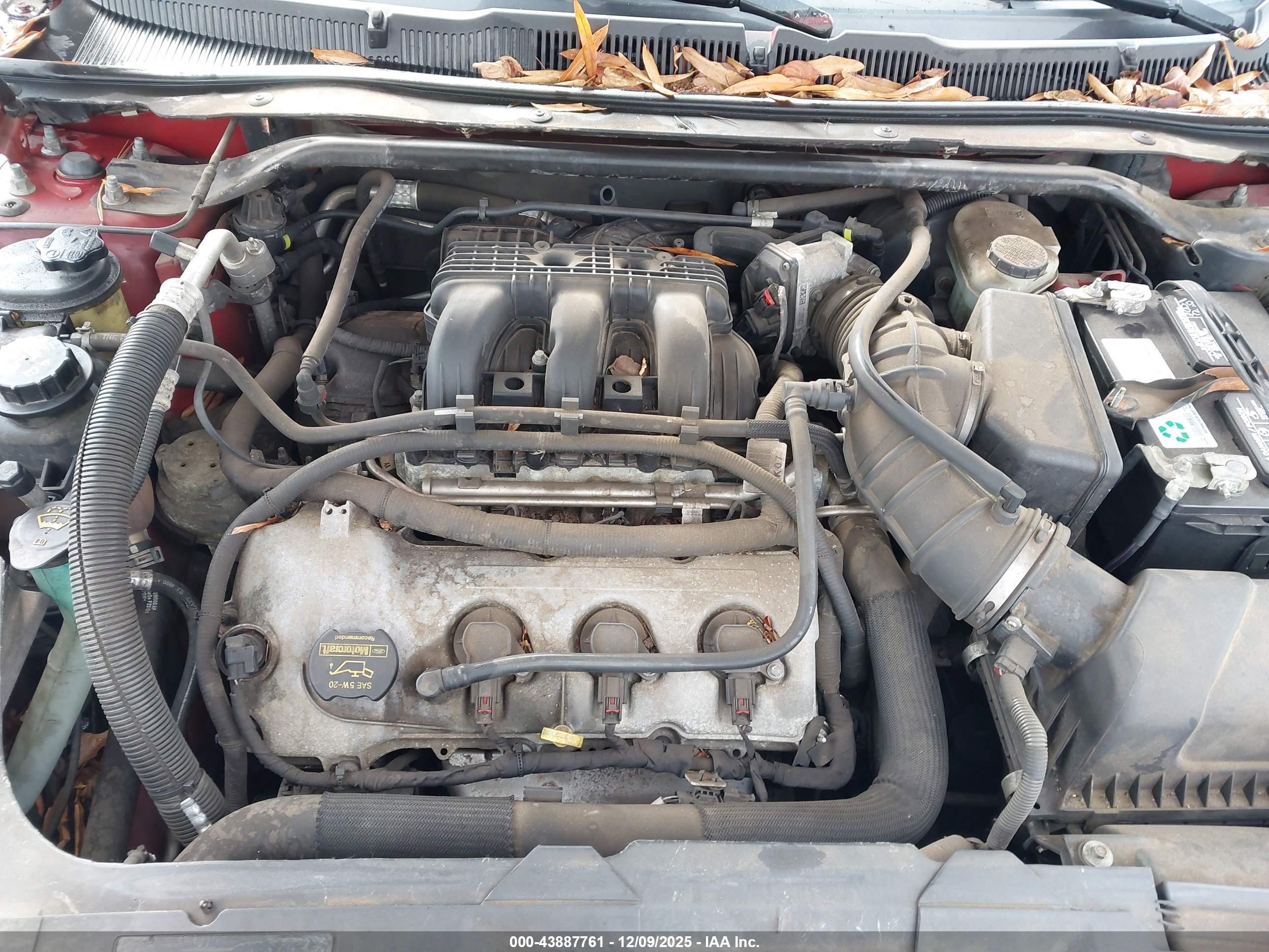 FORD TAURUS image 10