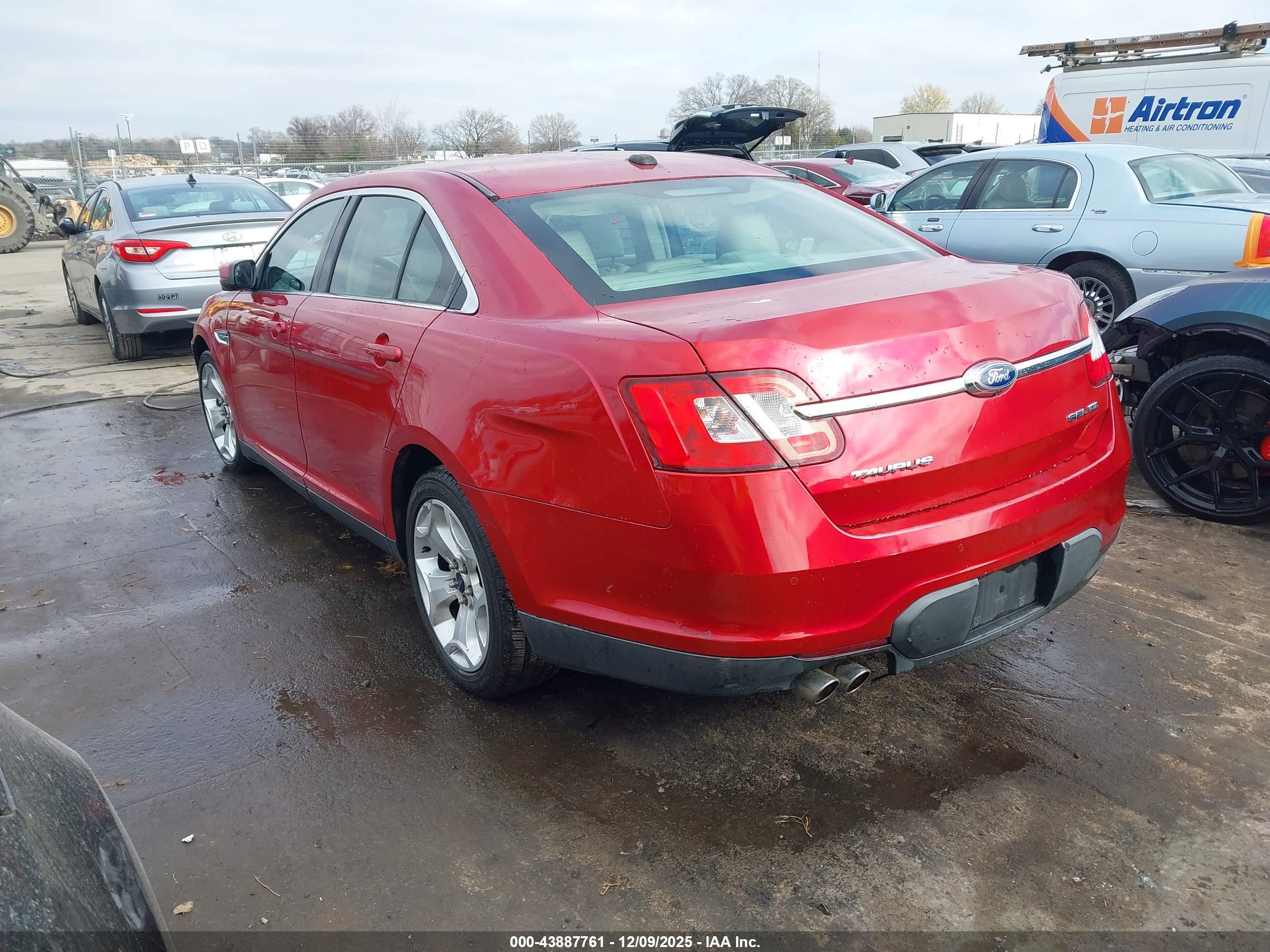 FORD TAURUS image 3