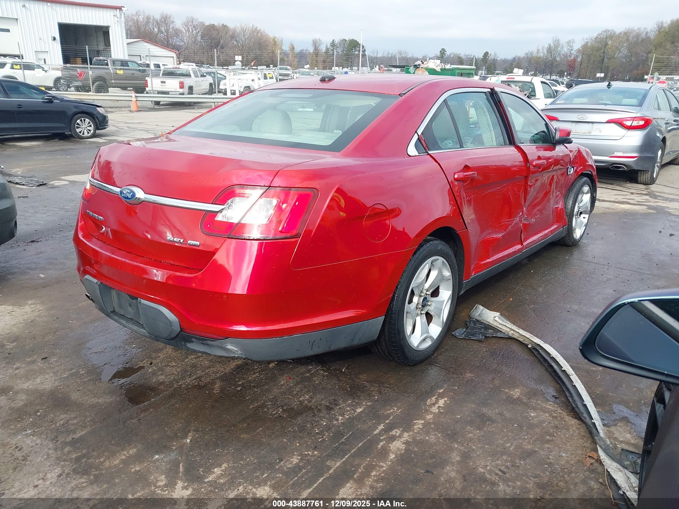 FORD TAURUS image 4