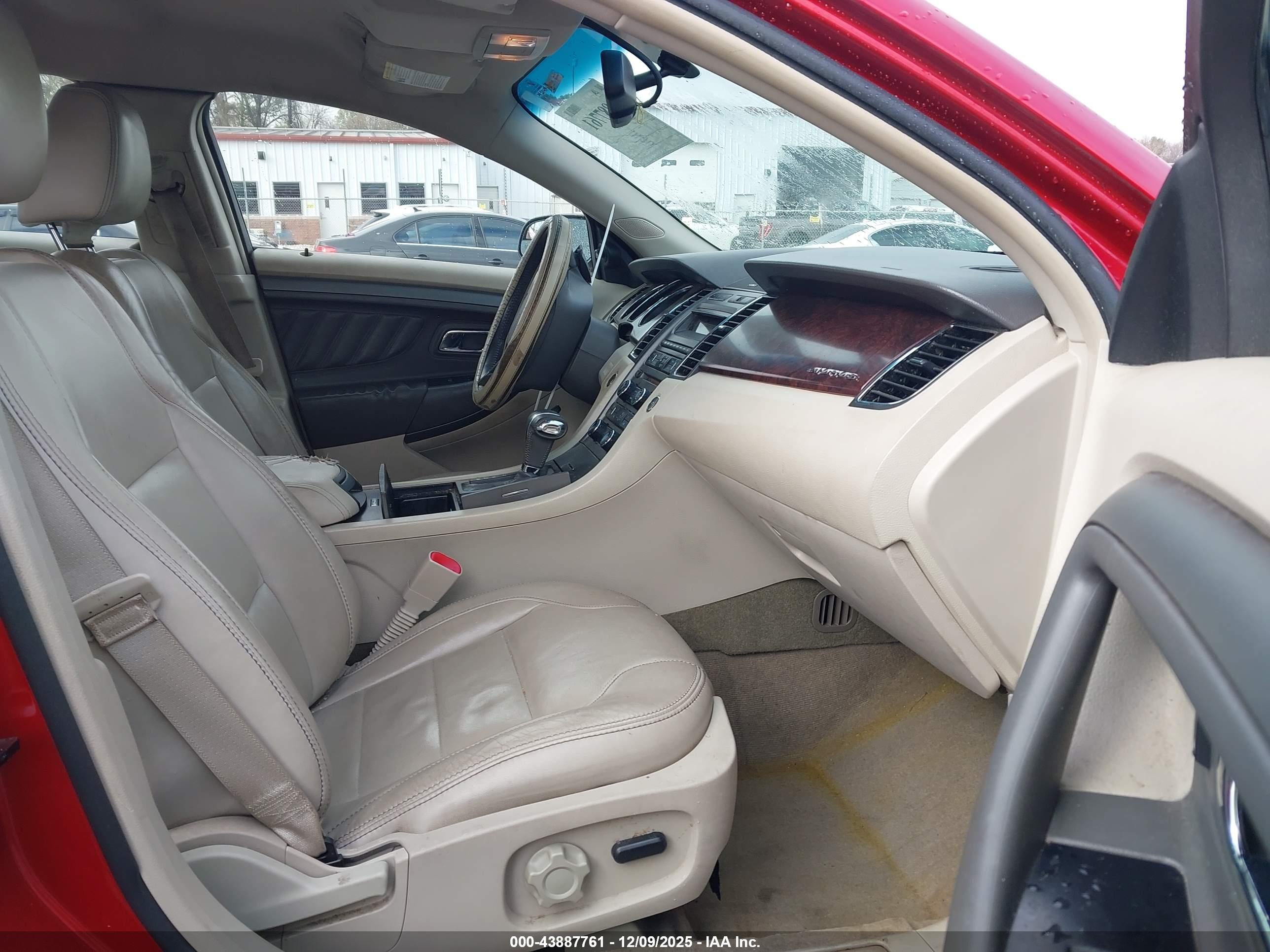 FORD TAURUS image 5