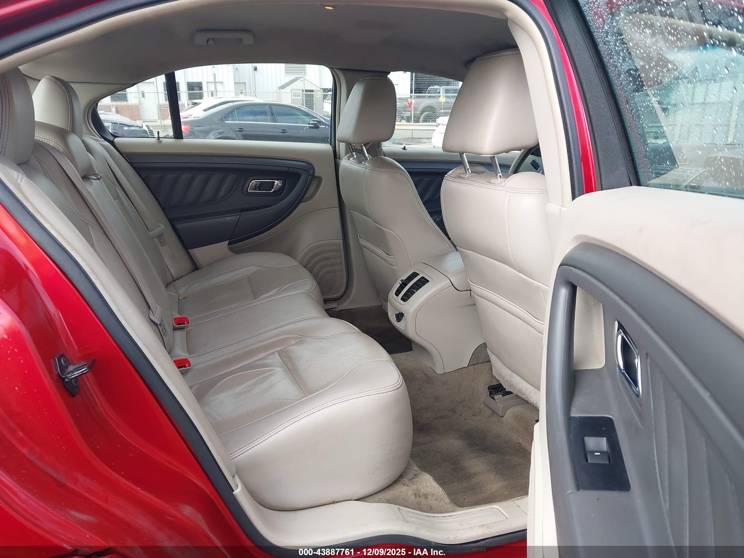 FORD TAURUS image 8