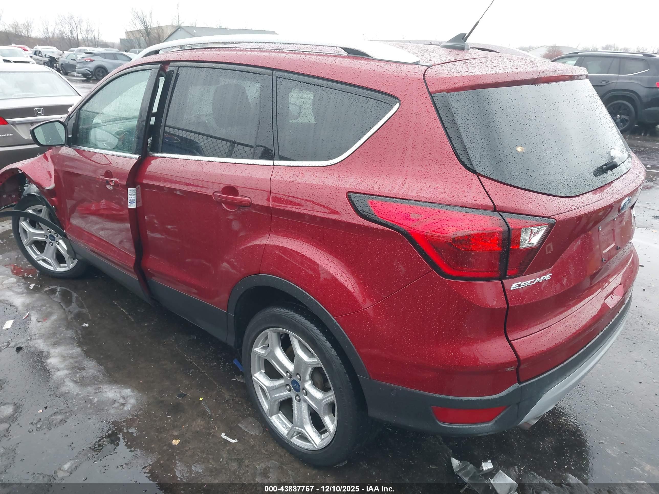 FORD ESCAPE image 3