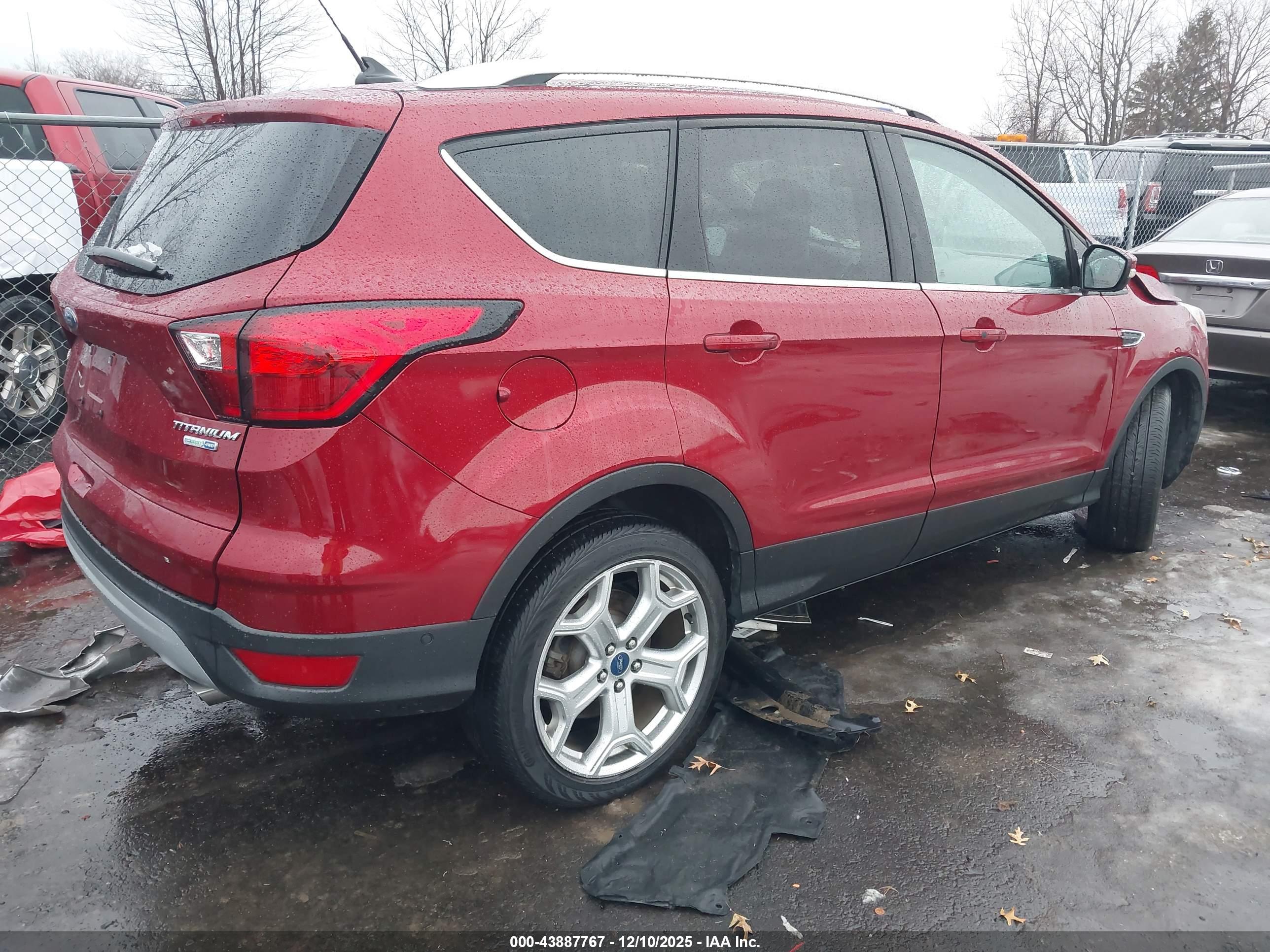 FORD ESCAPE image 4