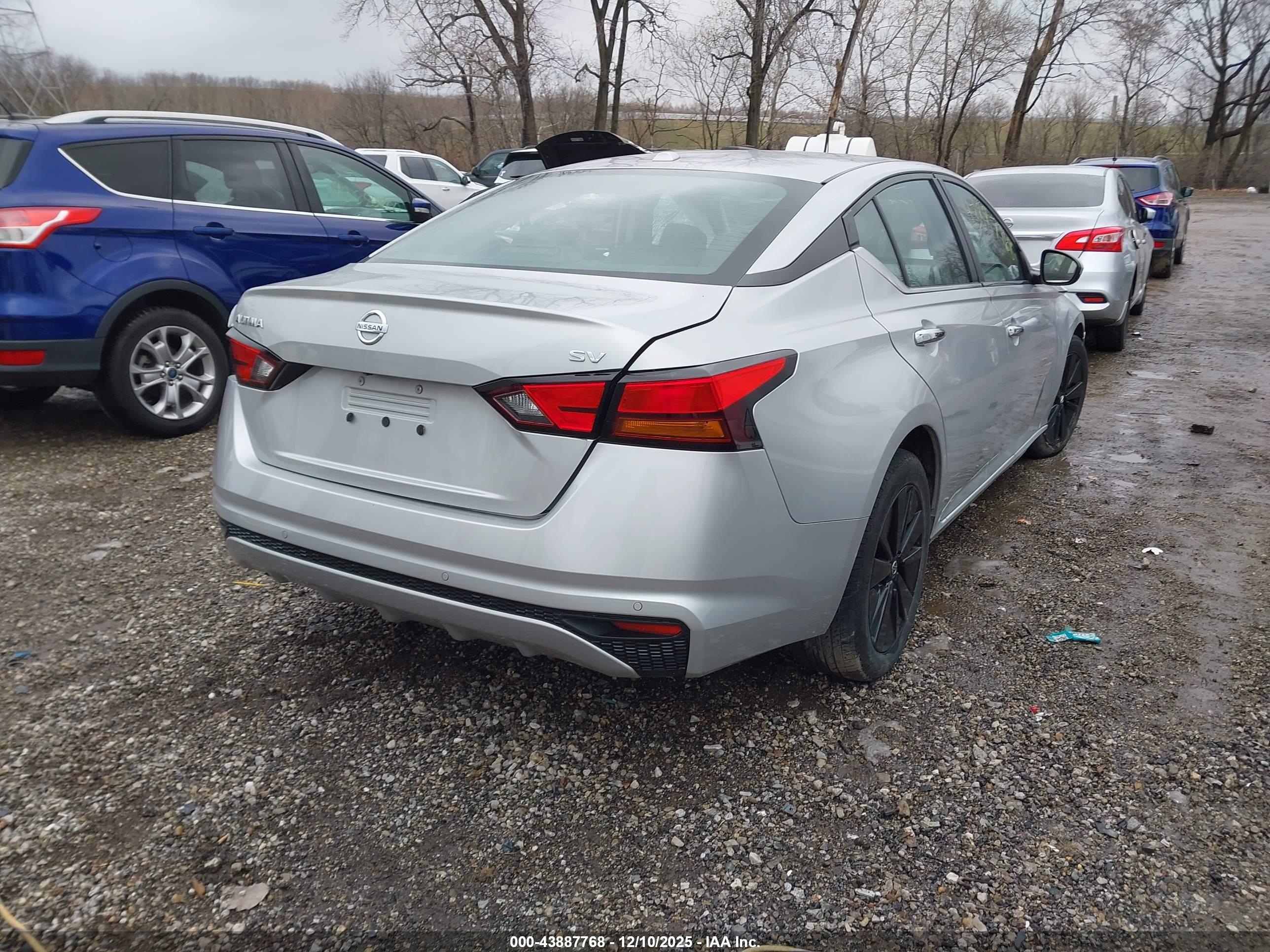 NISSAN ALTIMA image 4