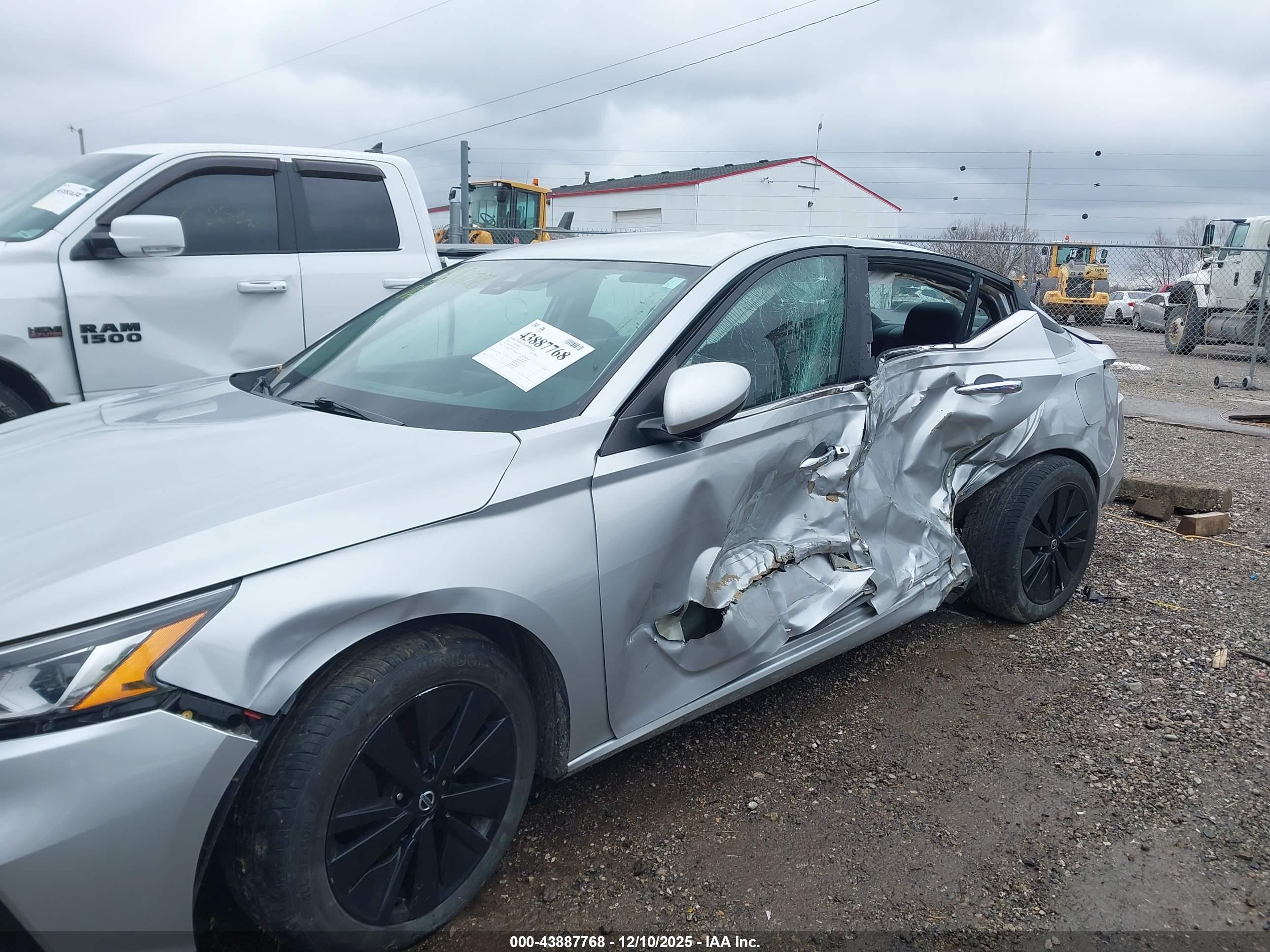 NISSAN ALTIMA image 6