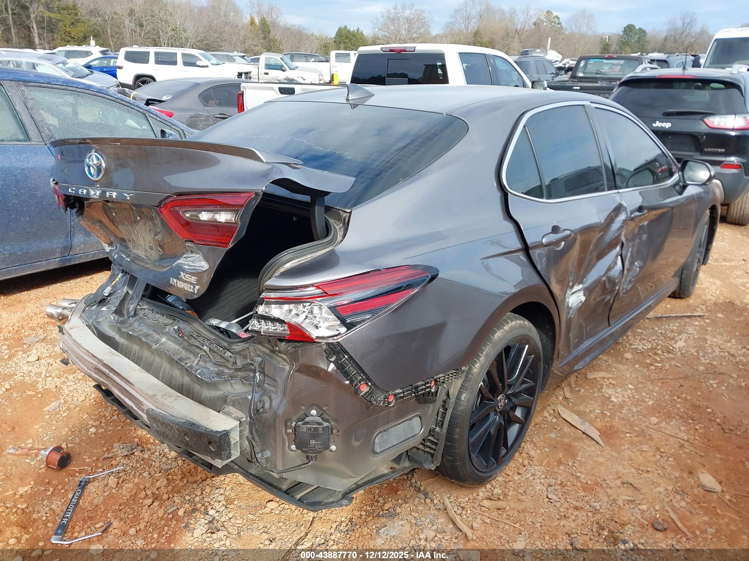 TOYOTA CAMRY image 4