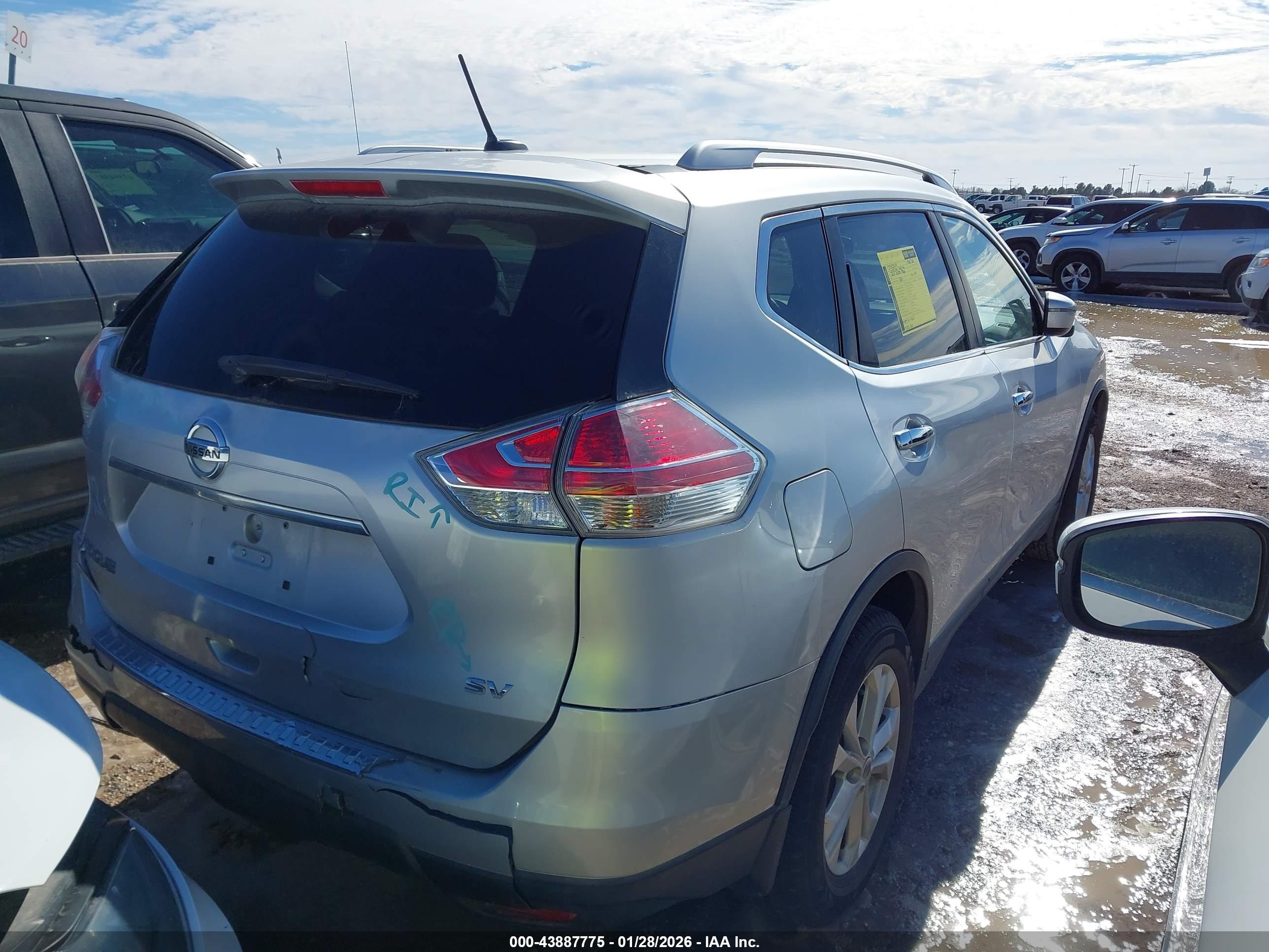 NISSAN ROGUE image 4