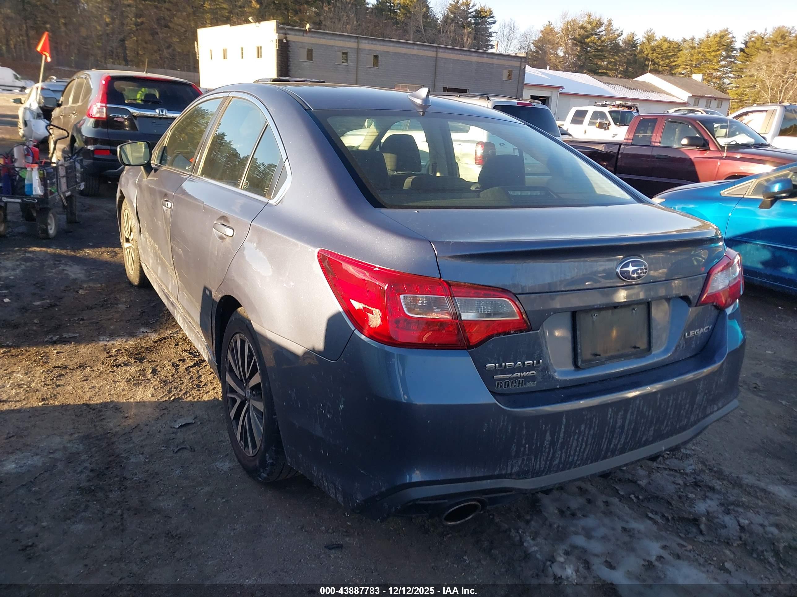 SUBARU LEGACY image 3