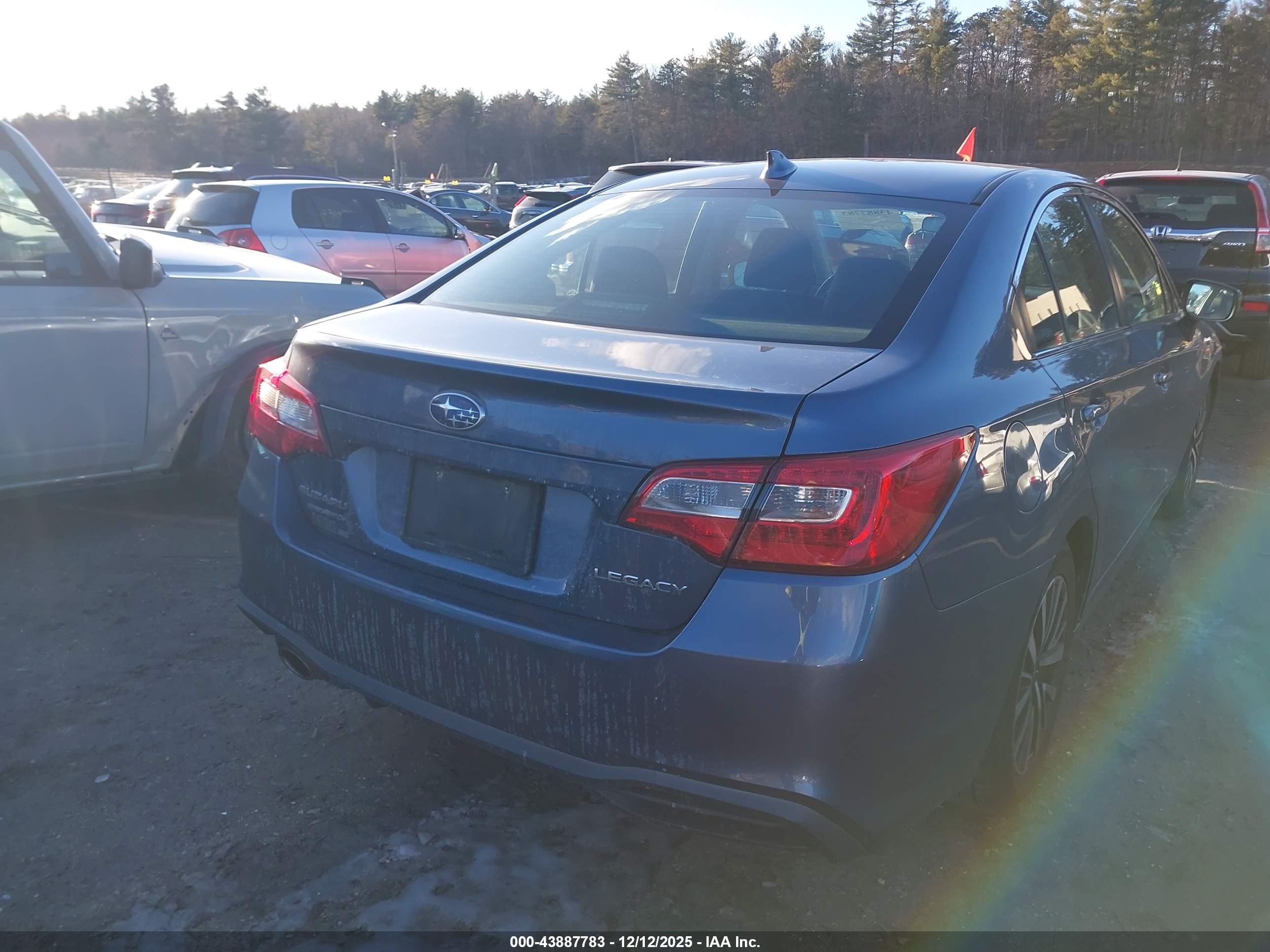 SUBARU LEGACY image 4