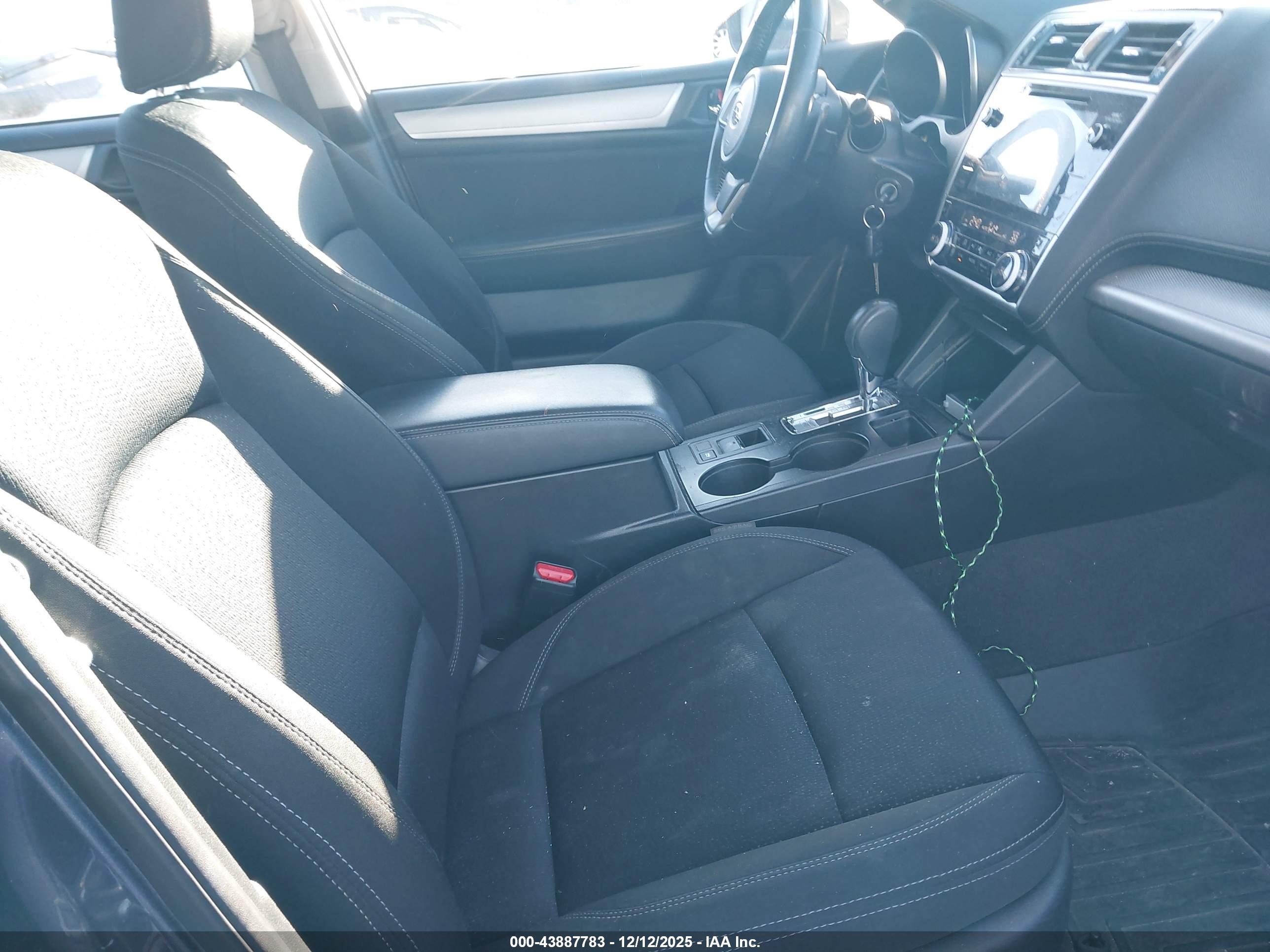 SUBARU LEGACY image 5