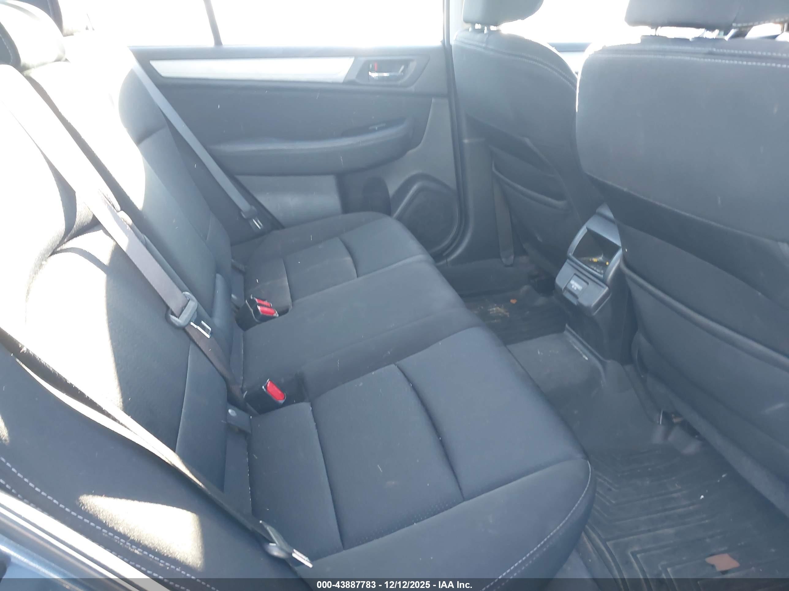SUBARU LEGACY image 8