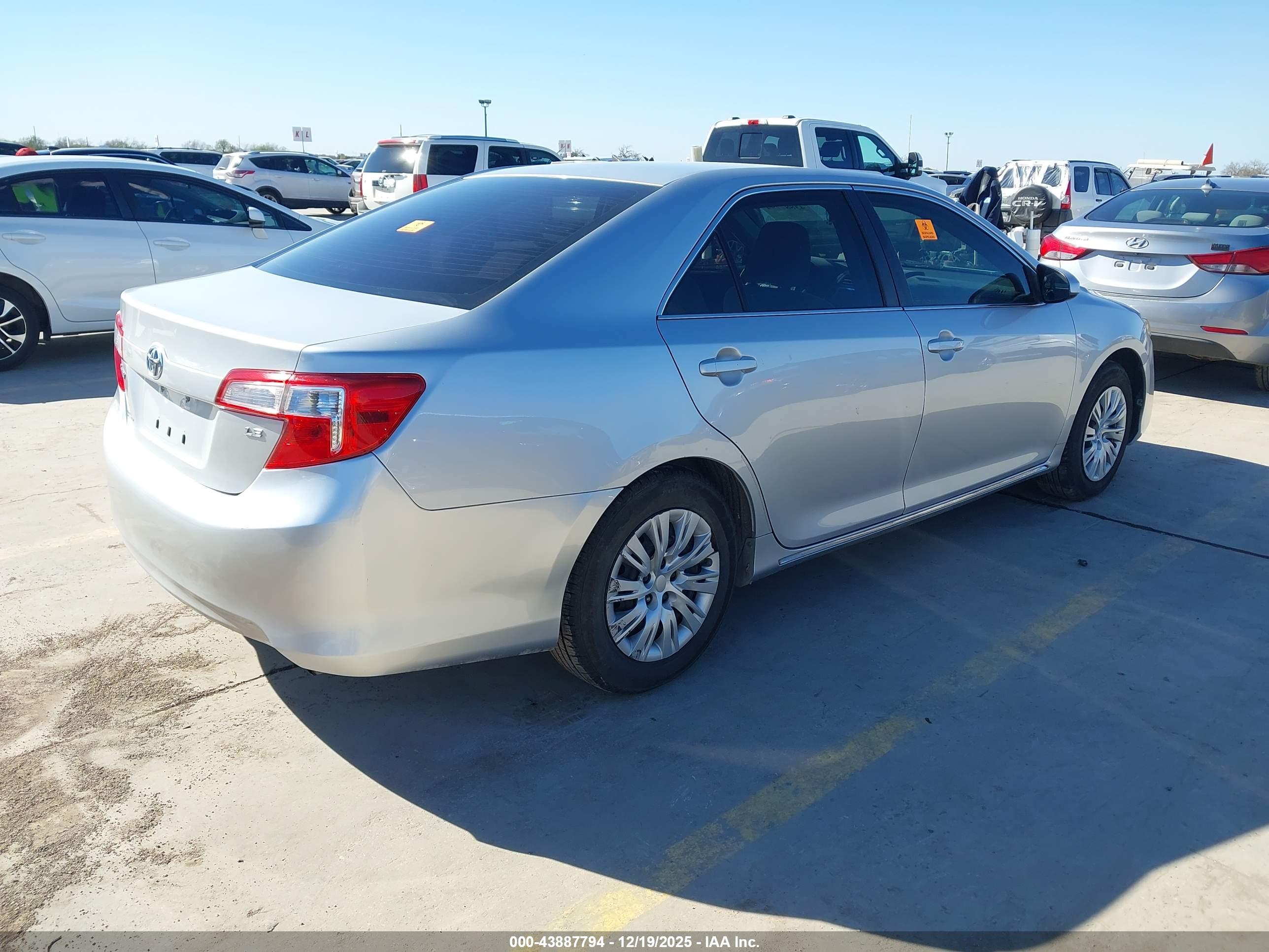 TOYOTA CAMRY image 4