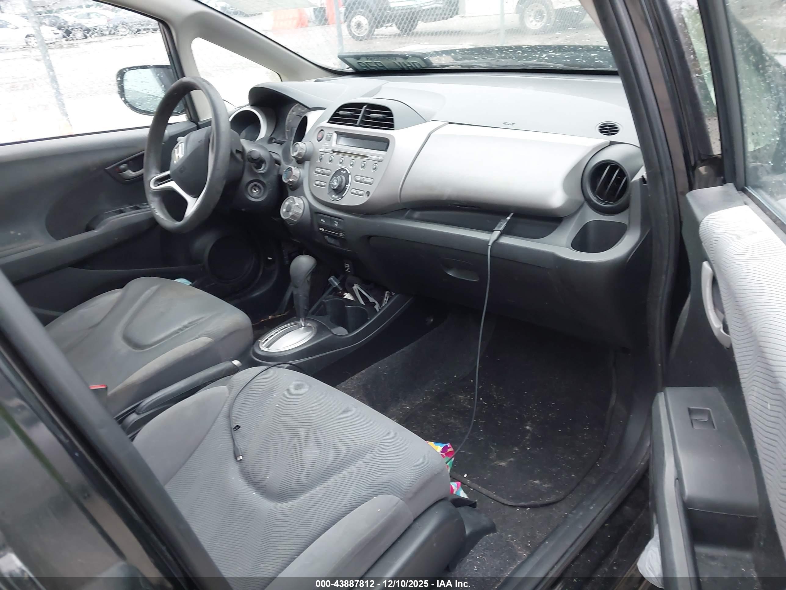 HONDA FIT image 5