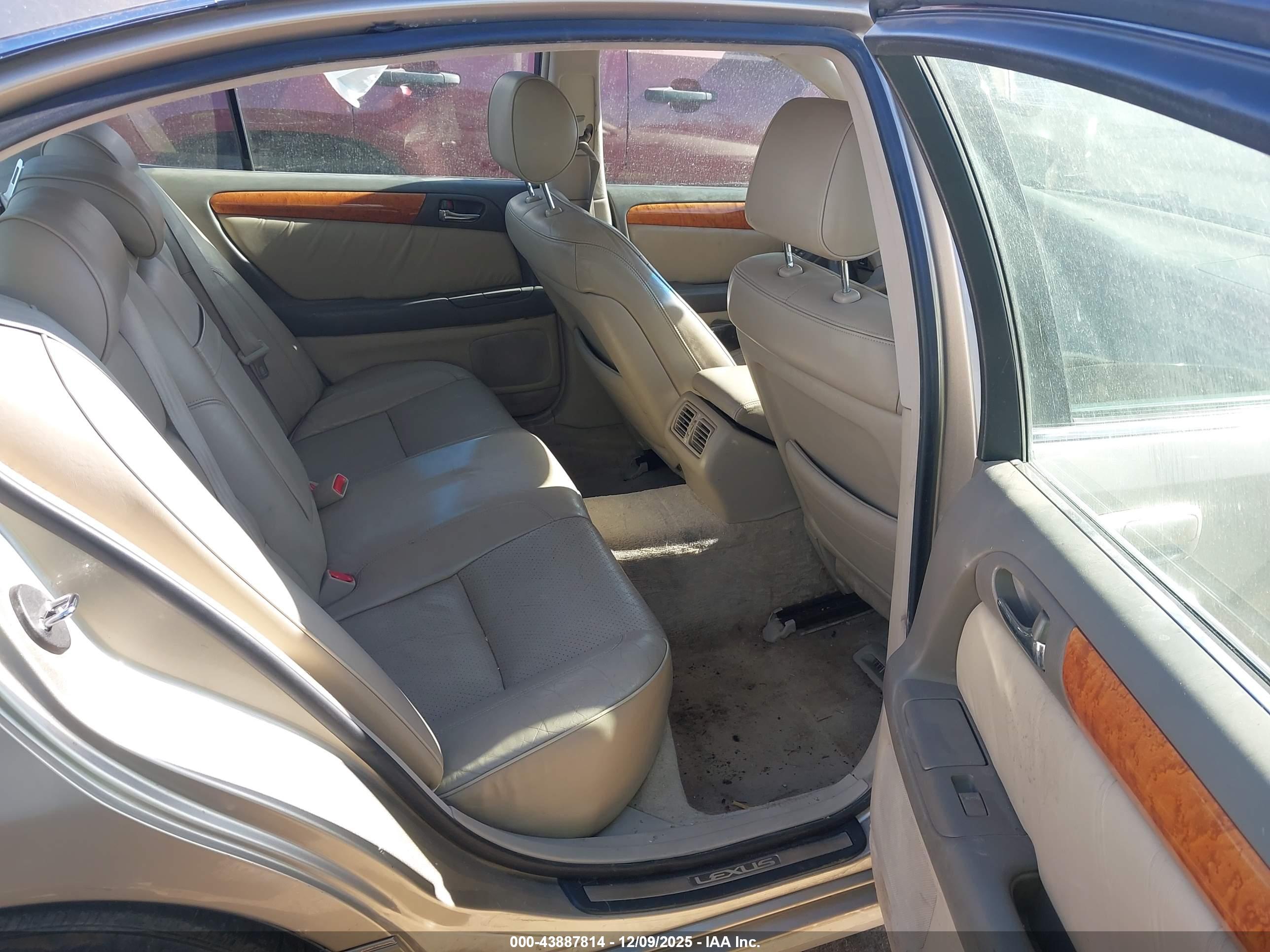 LEXUS GS image 8