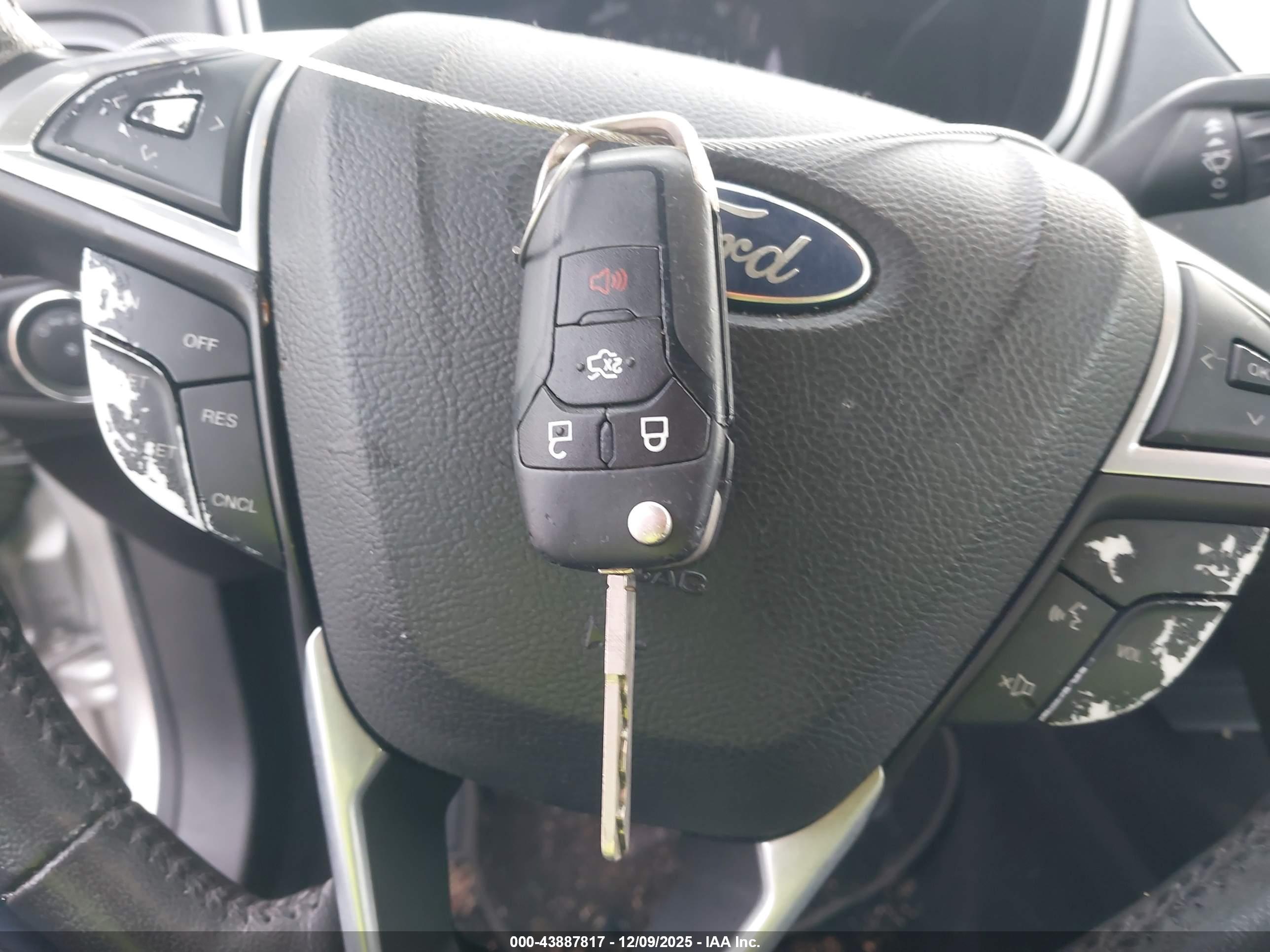 FORD FUSION image 11