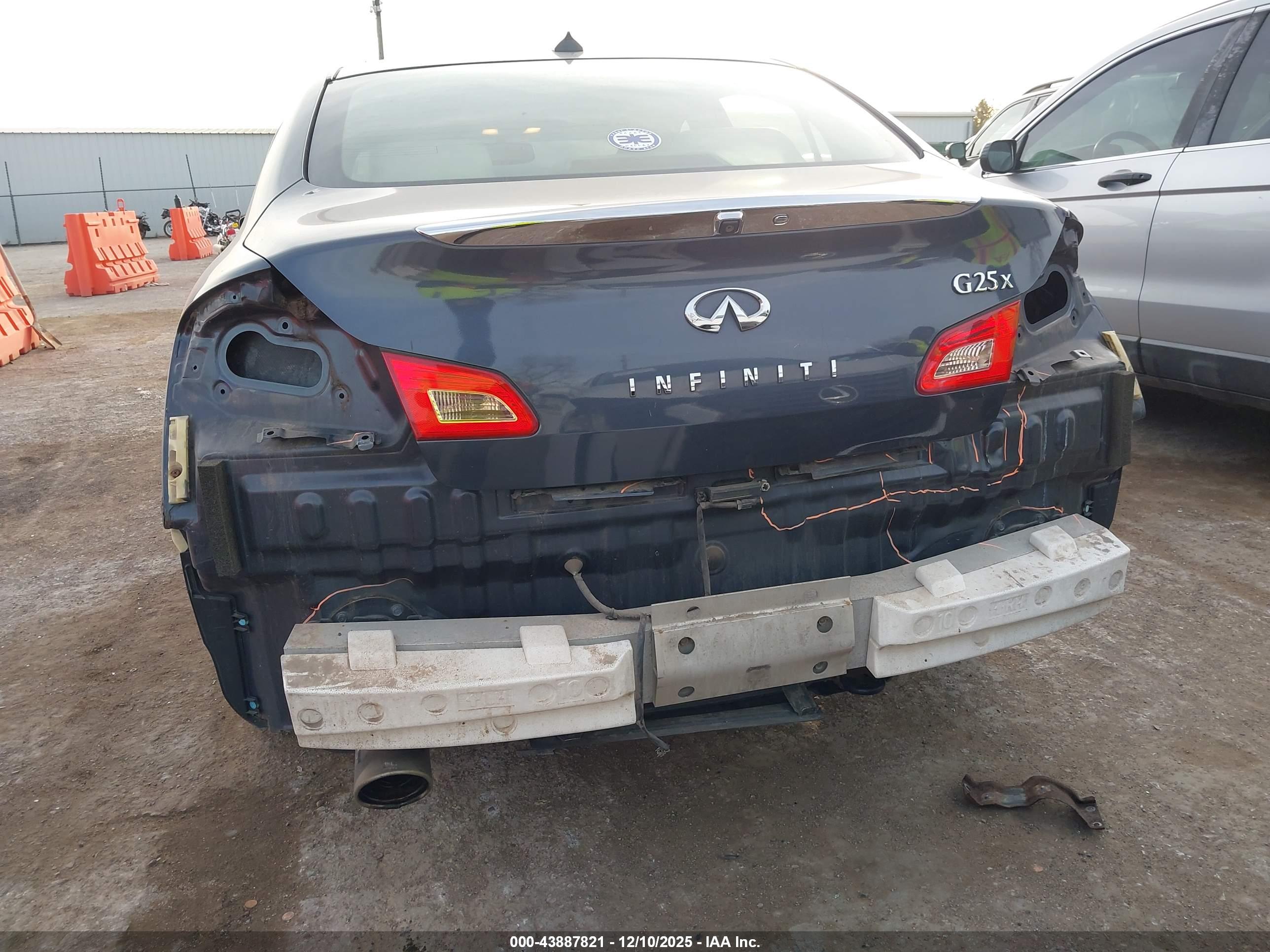 INFINITI G25X image 6