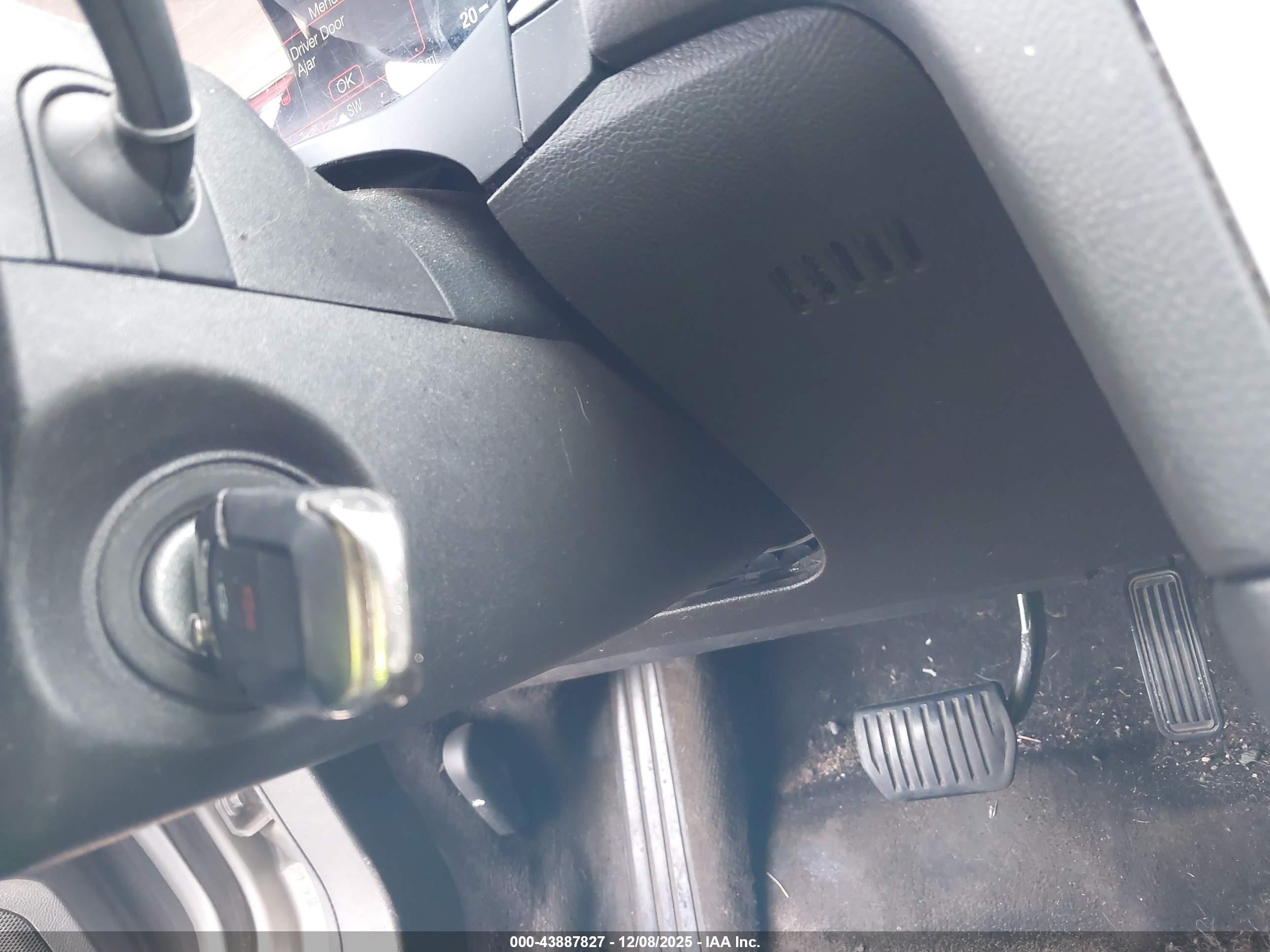 FORD FUSION image 11