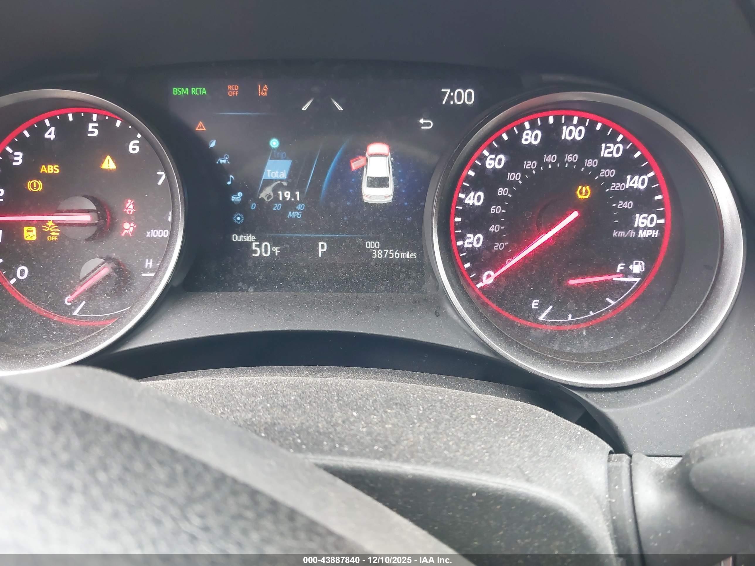 TOYOTA CAMRY image 7