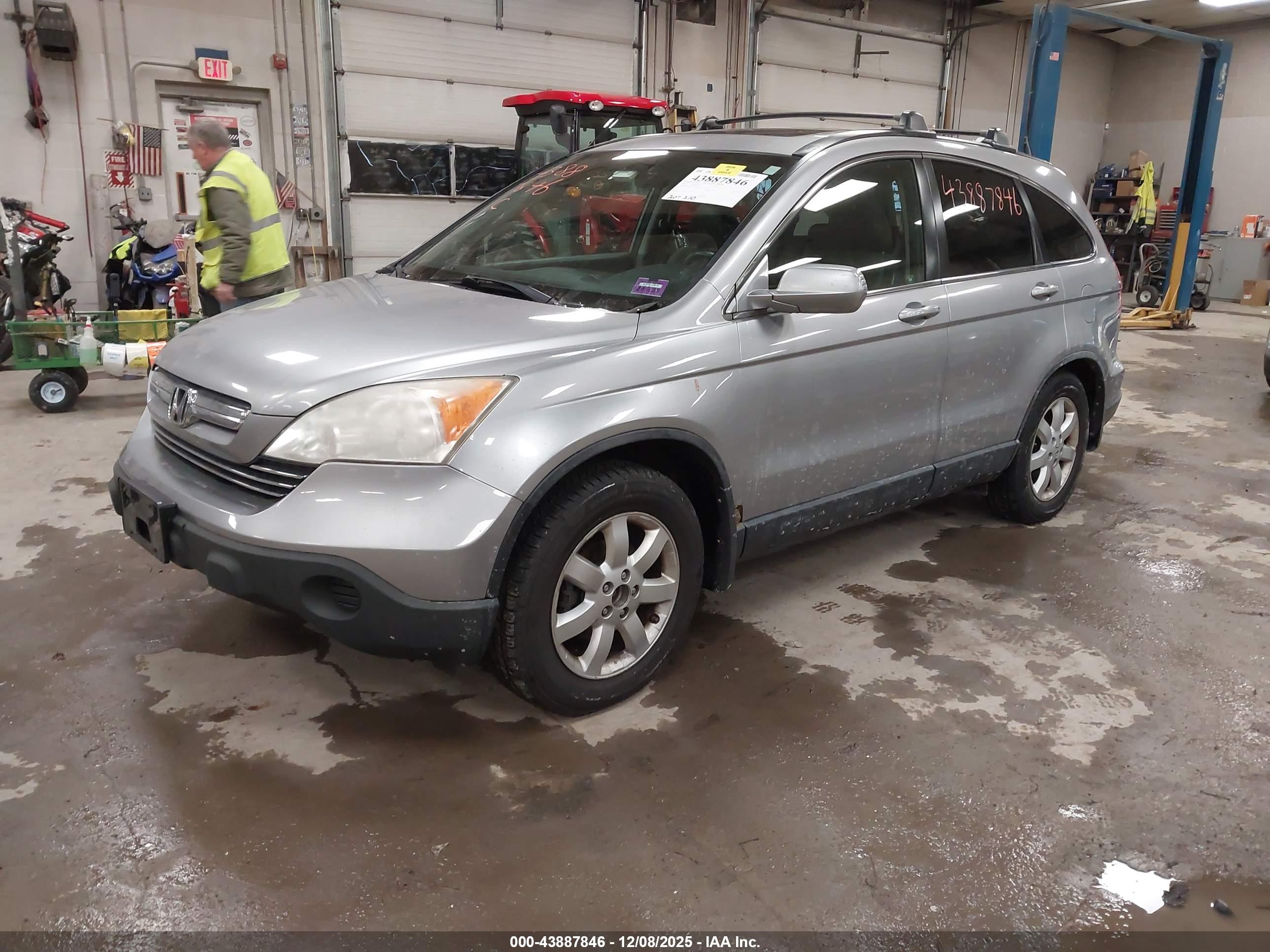 HONDA CR-V image 2