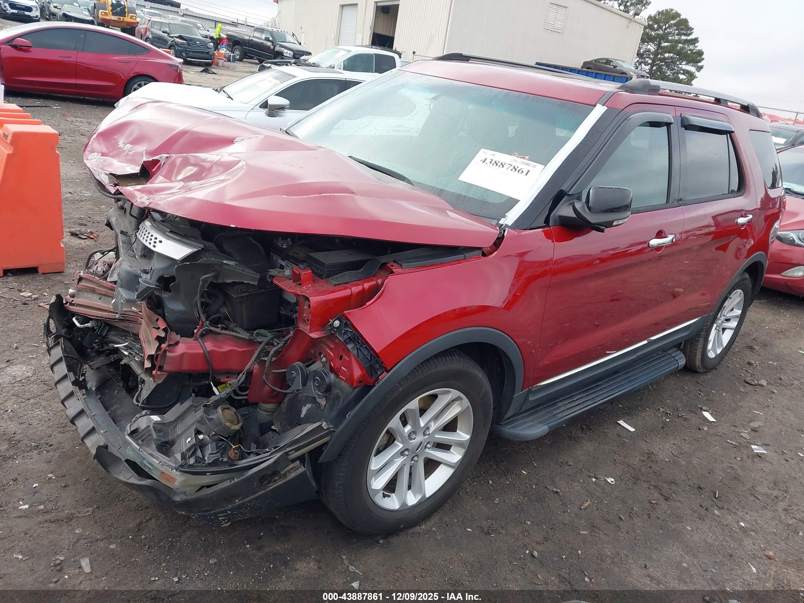 FORD EXPLORER image 2