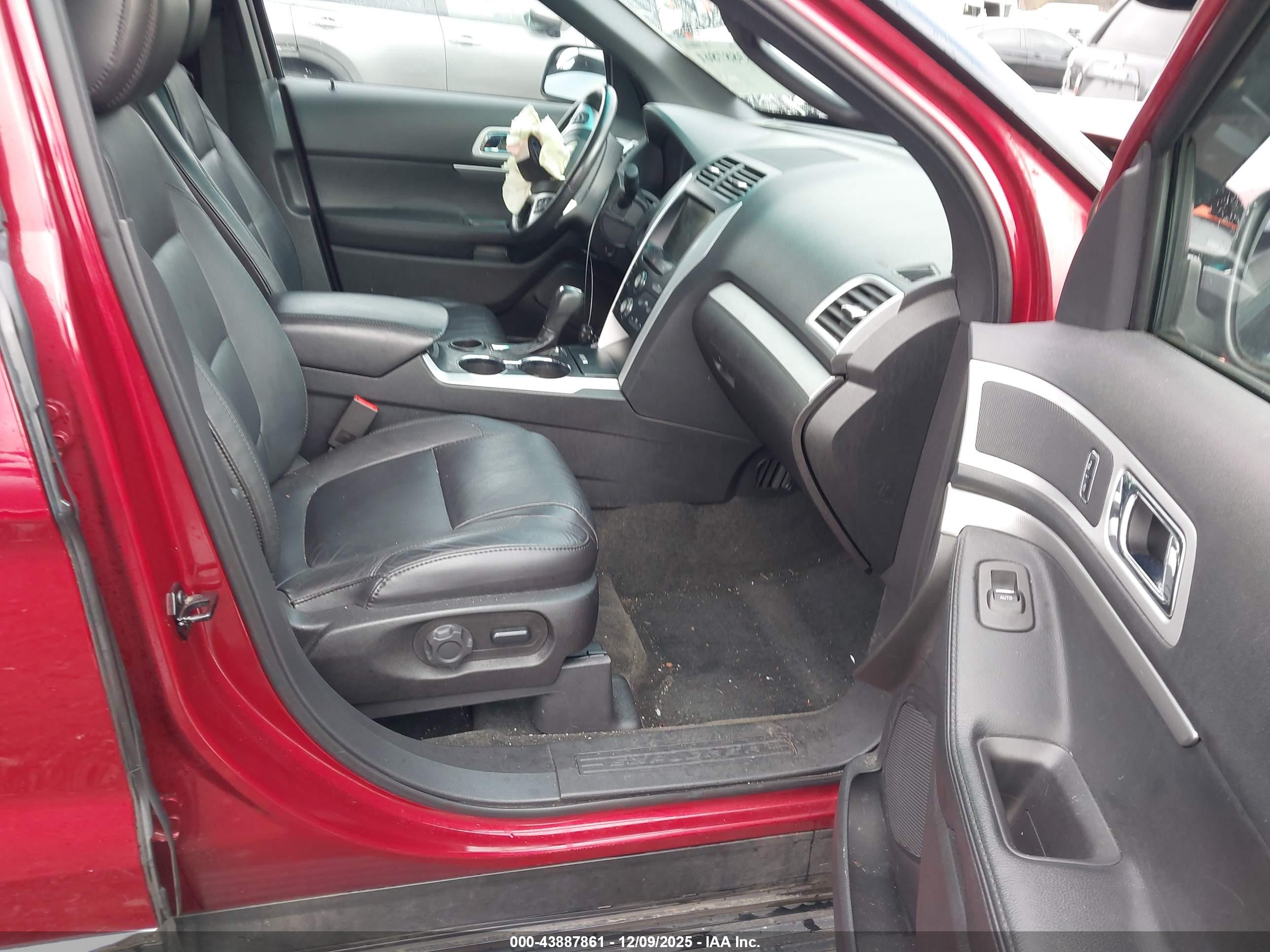FORD EXPLORER image 5