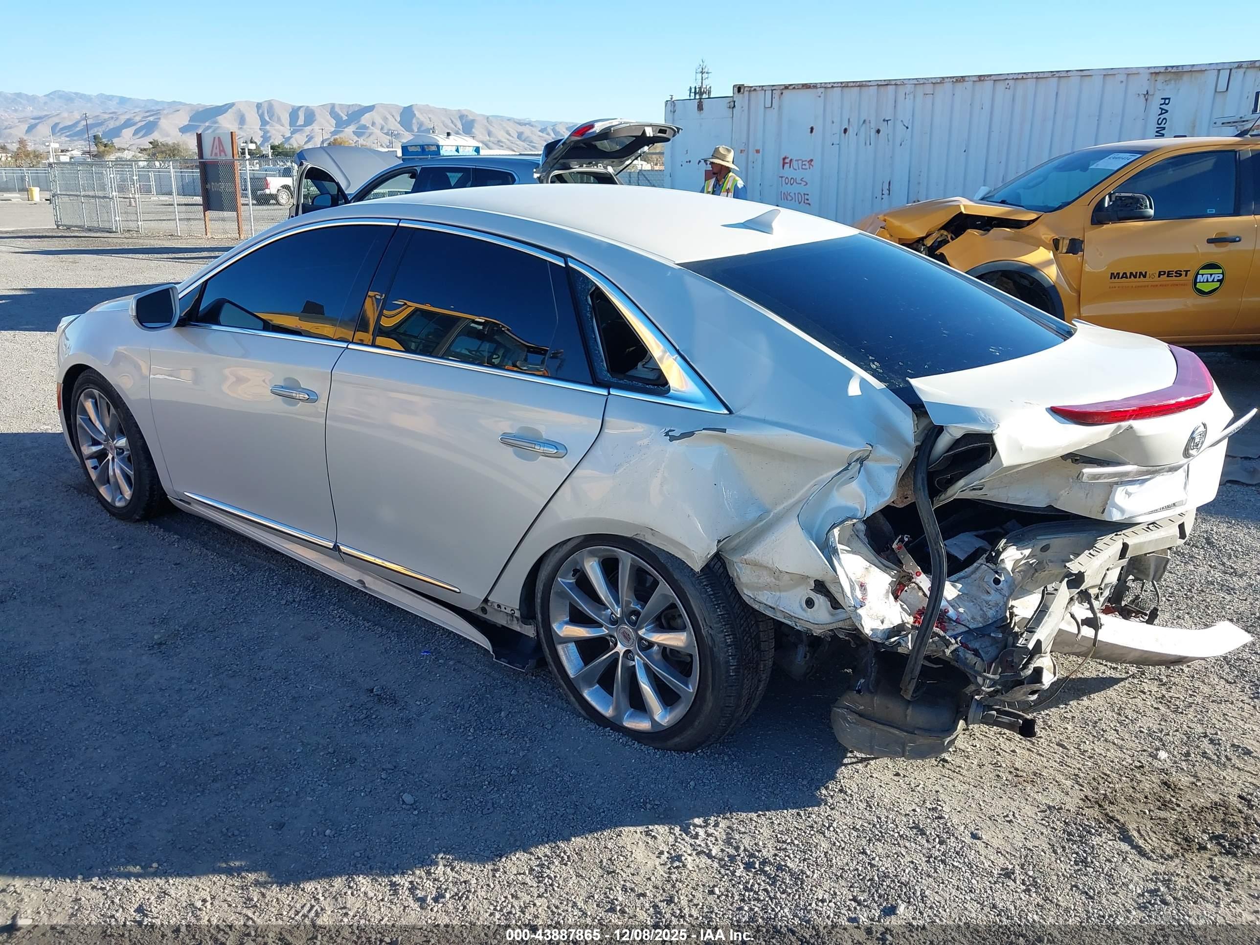 CADILLAC XTS image 3