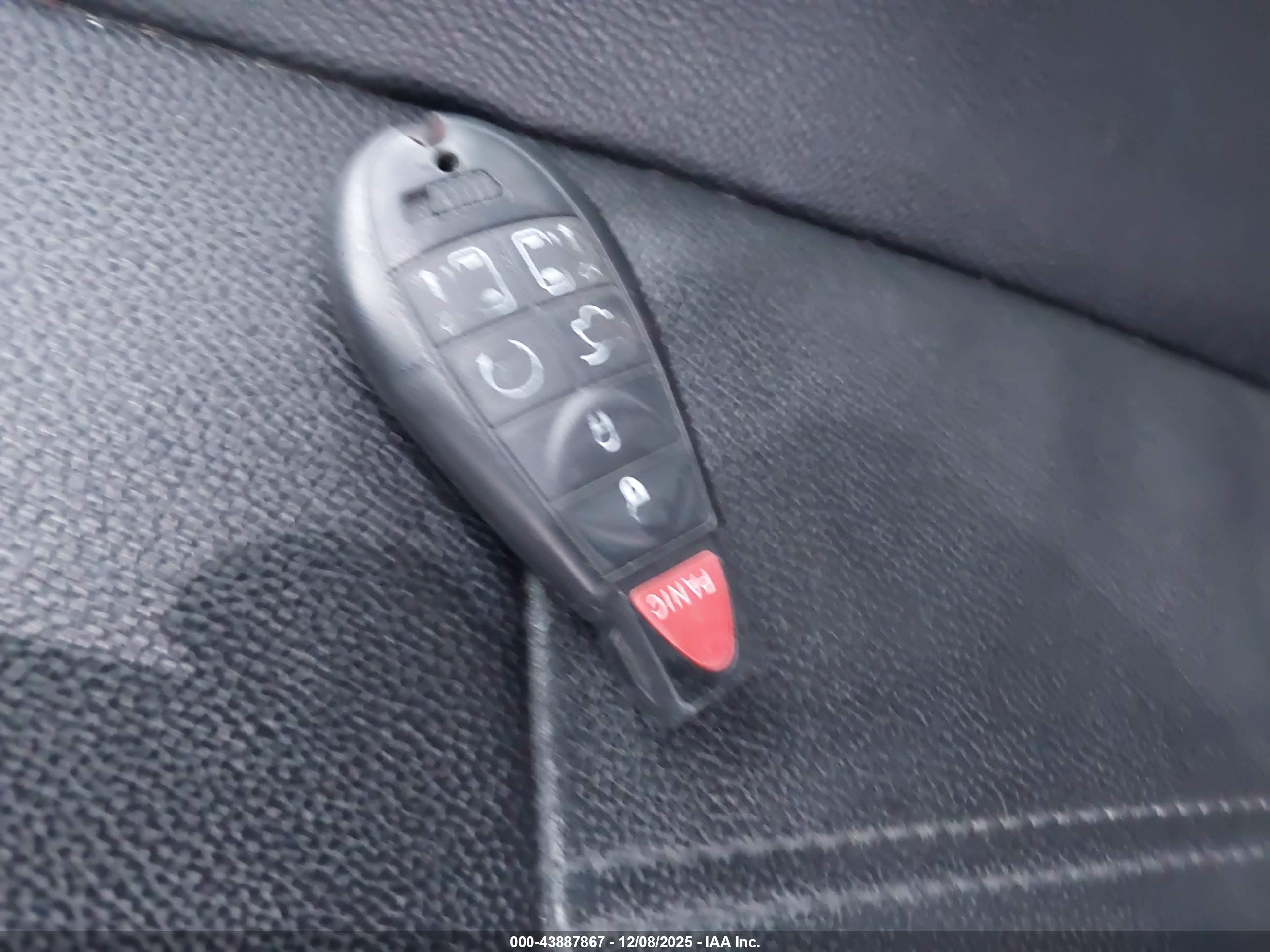 CHRYSLER TOWN image 11